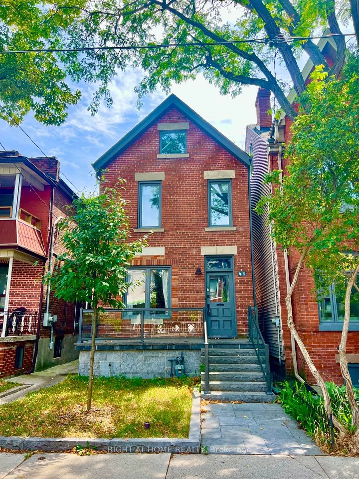 41 Melville Avenue, Toronto C02, ON M6G 2Z5