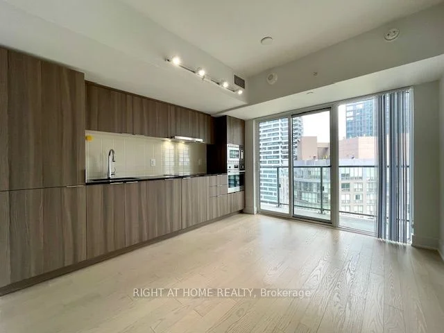 955 Bay Street 2702, Toronto C01, ON M5S 2A2
