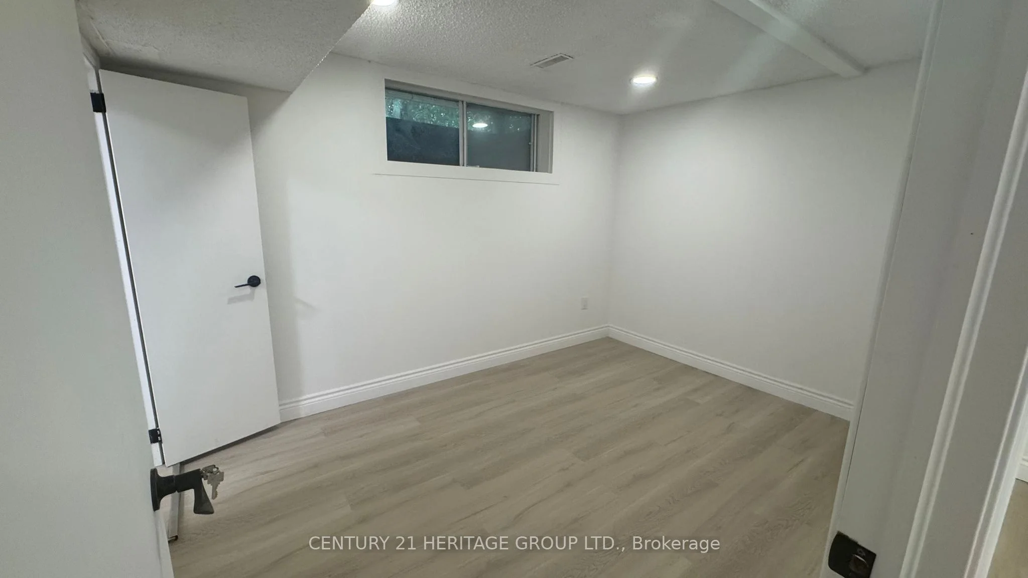 15 Nevada Avenue Bsmt 1, Toronto C14, ON M2M 3N9
