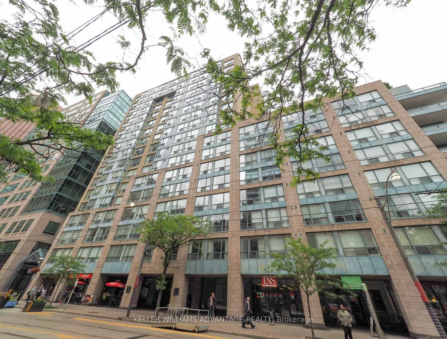 92 King Street 1305, Toronto C08, ON M5C 2V8