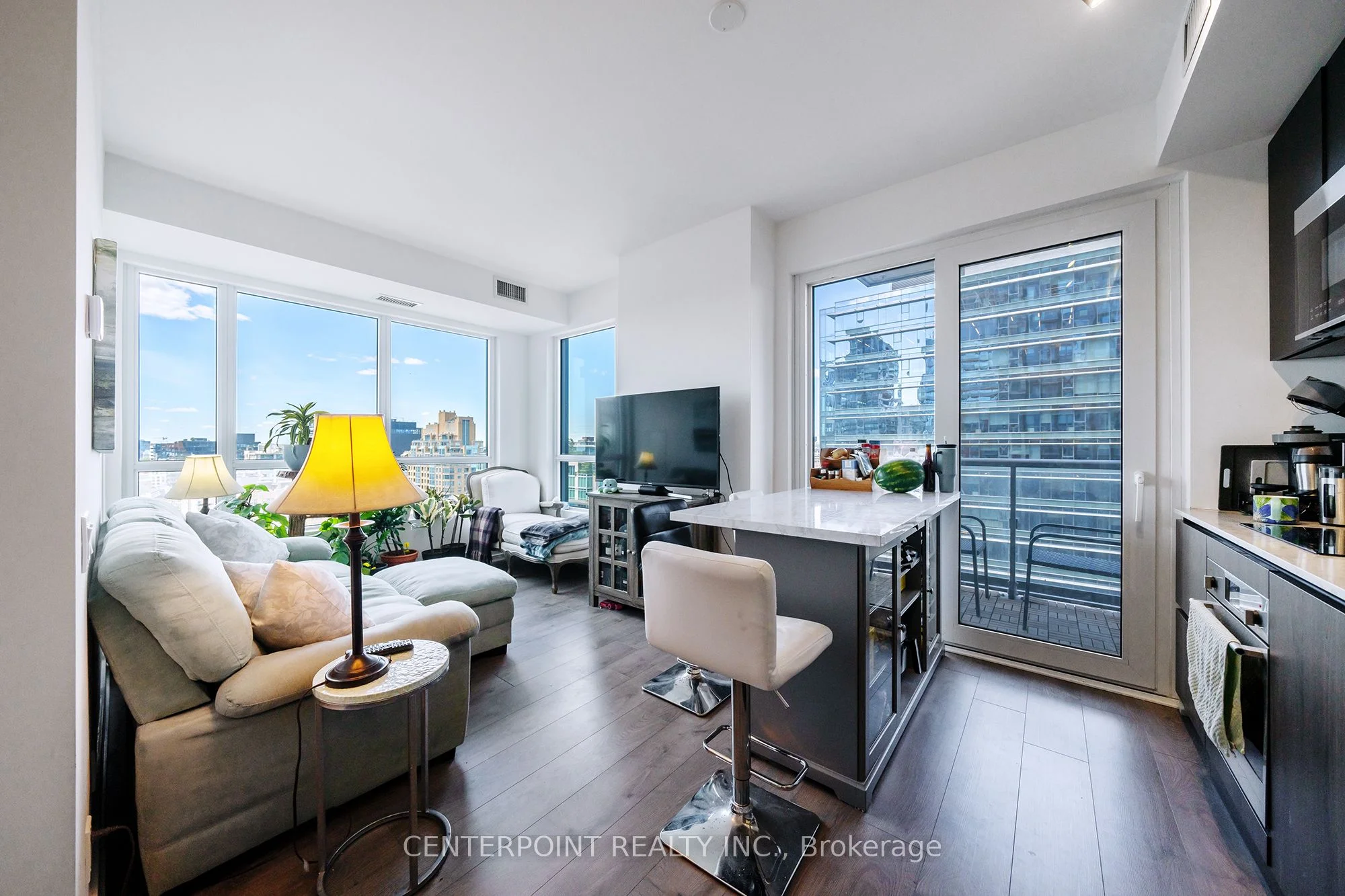 Condo Apartment in Toronto