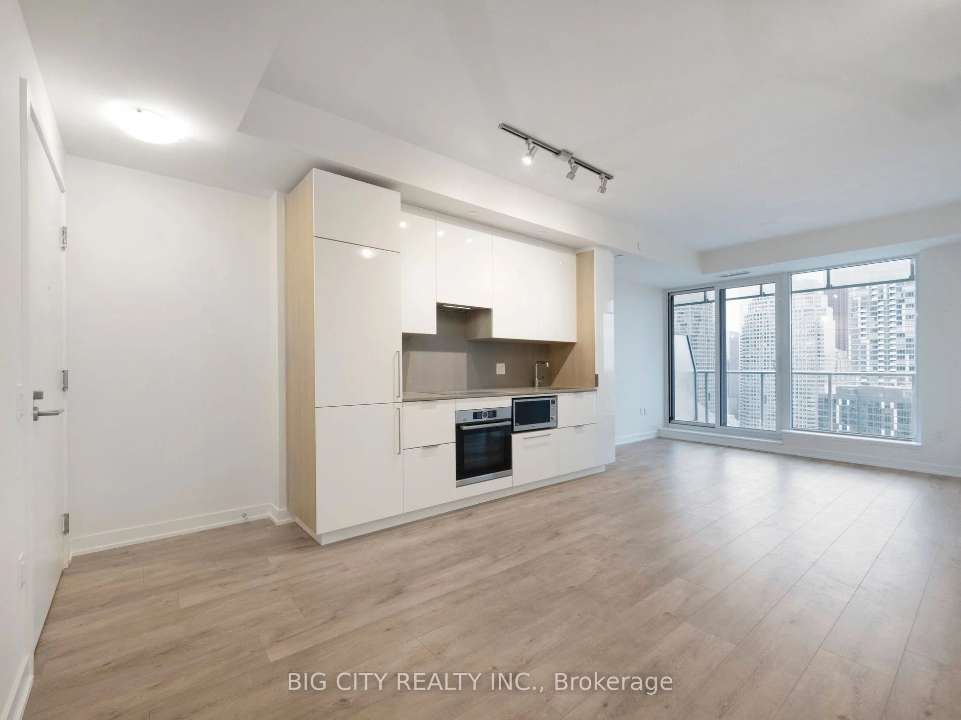 28 Freeland Street 4005, Toronto C01, On M5e 1l7