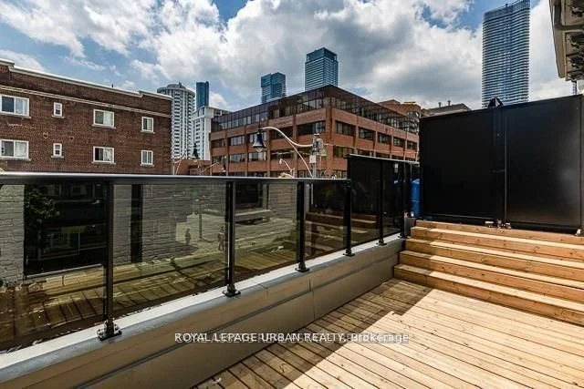 72 Wellesley Street E 102, Toronto C08, ON M4Y 1H2