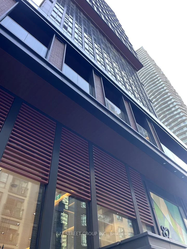 82 Dalhousie Street 2005, Toronto C08, On M5b 0c5