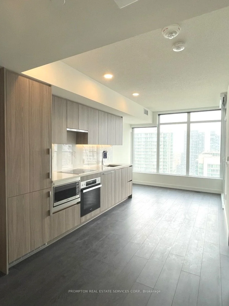 1 Concord Cityplace Way 3202, Toronto C01, ON M5V 0X3