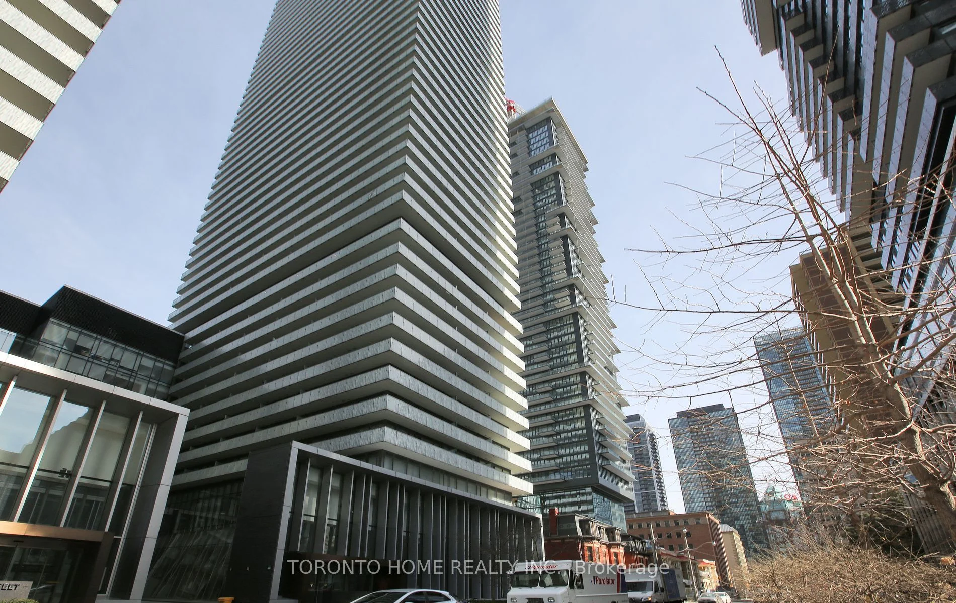 50 Charles Street E 1011, Toronto C08, ON M4Y 0C3