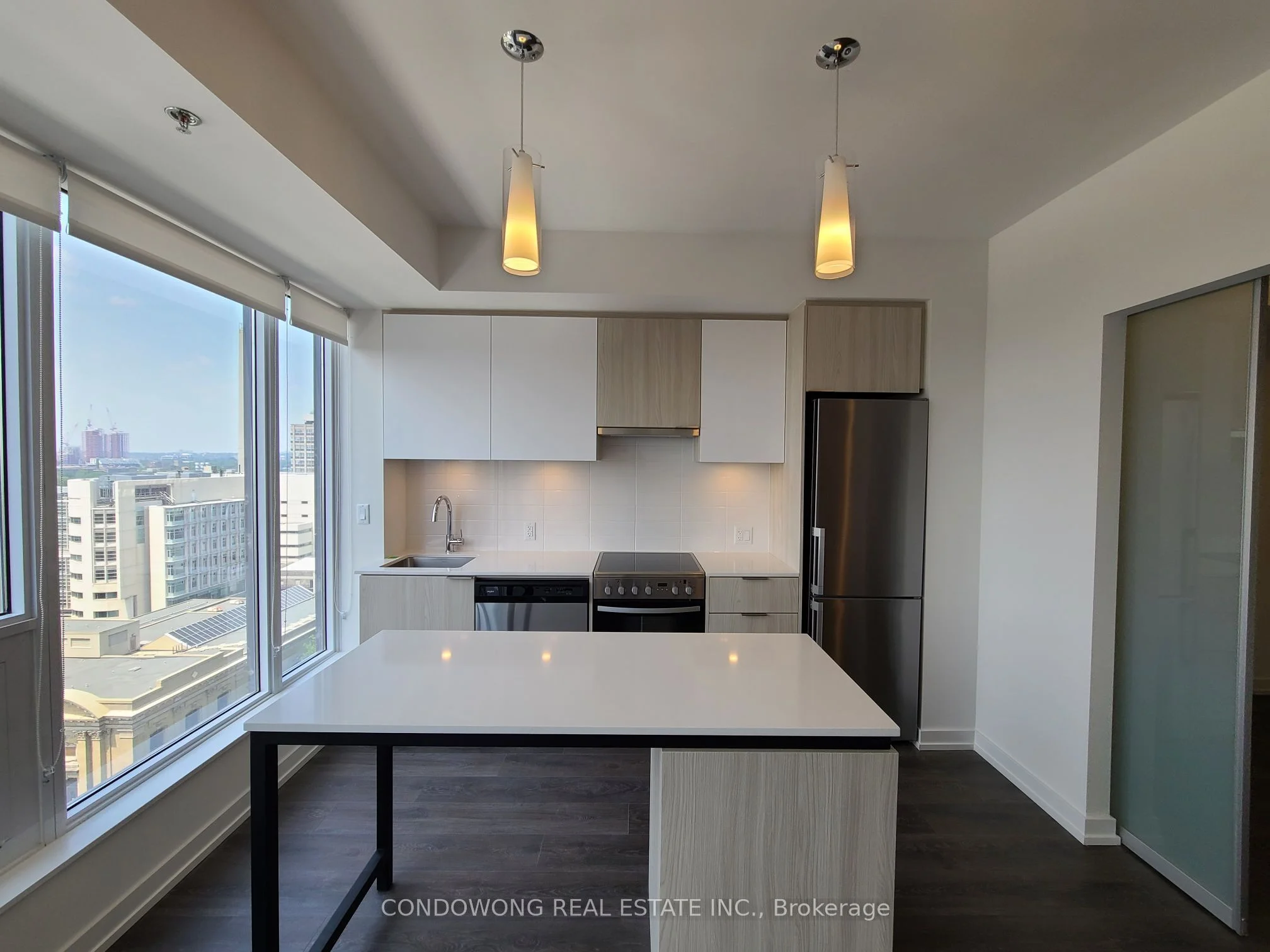 203 College Street 1503, Toronto C01, ON M5T 0C8