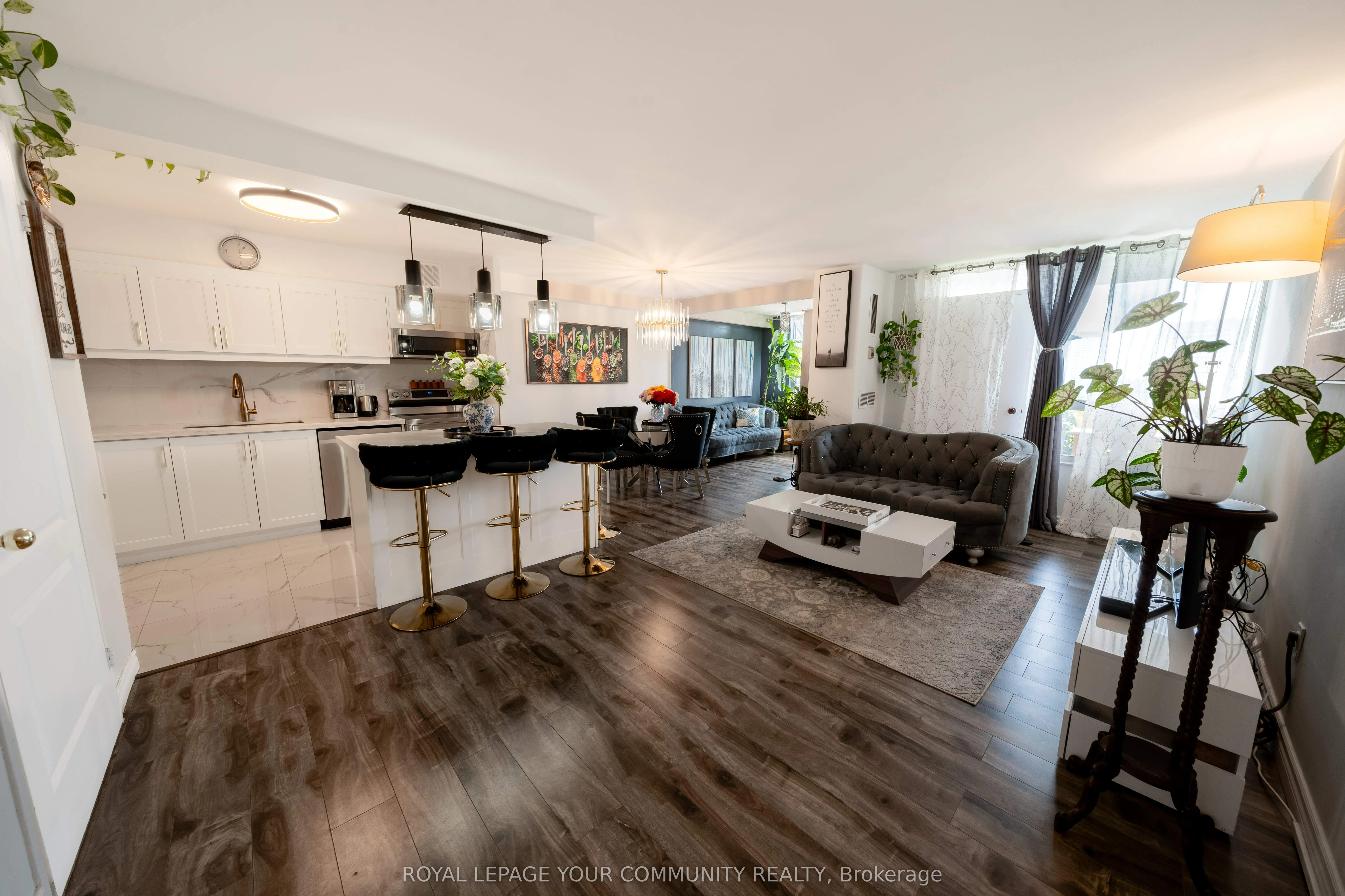 Condo Apartment in Toronto