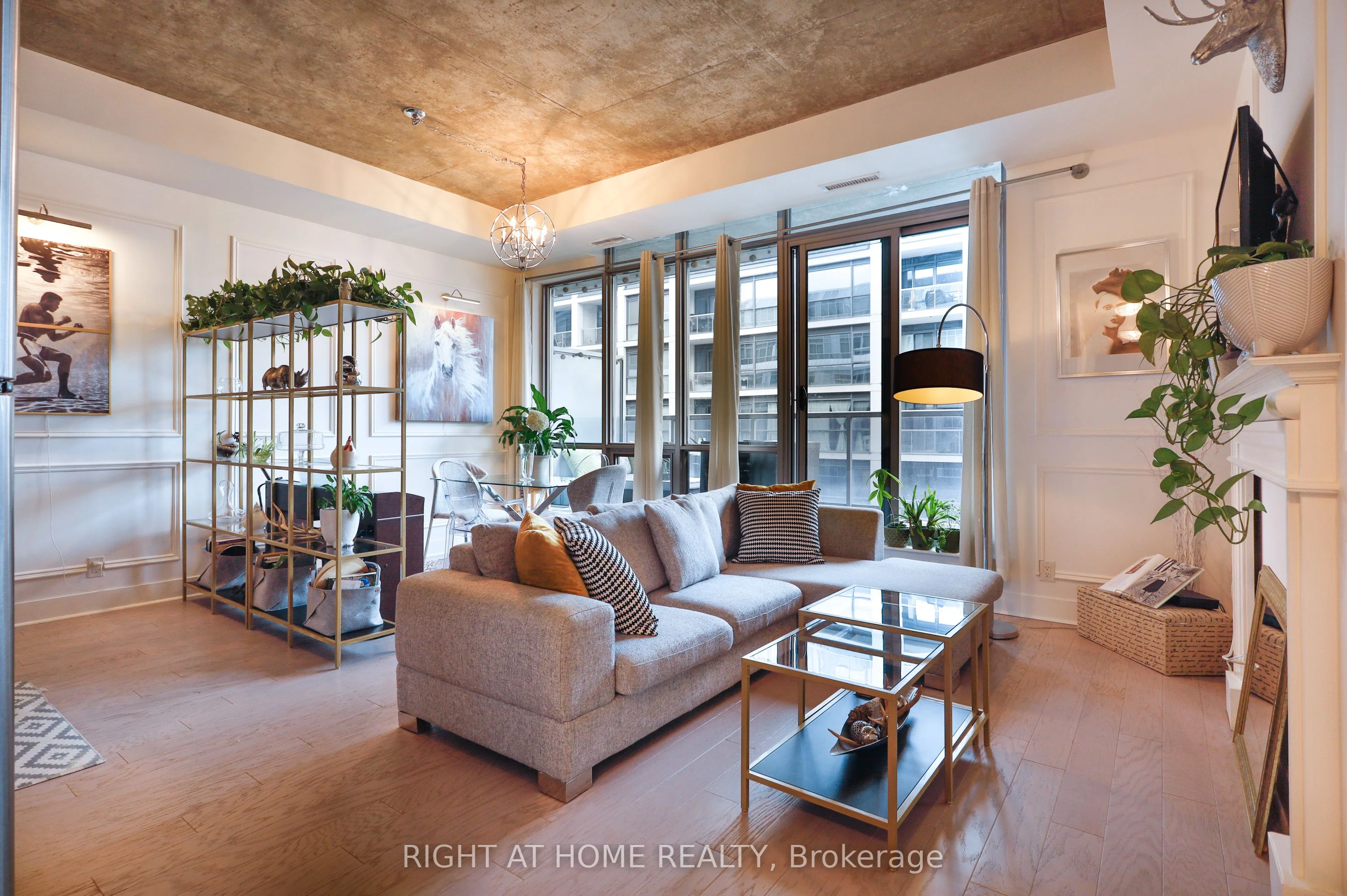 399 Adelaide Street W 703, Toronto C01, ON M5V 1S1