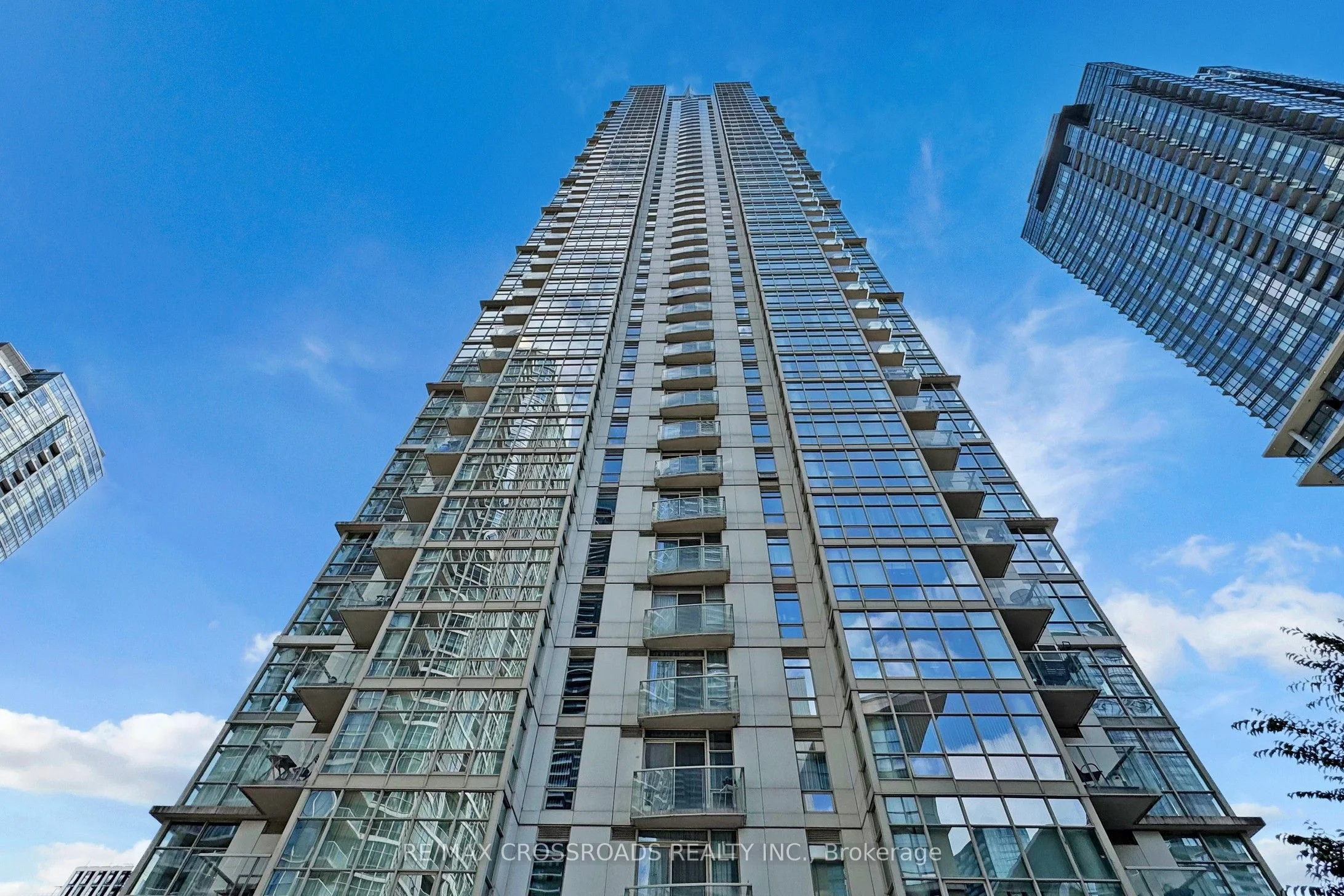 35 Mariner Terrace 4102, Toronto C01, ON M5V 3V9