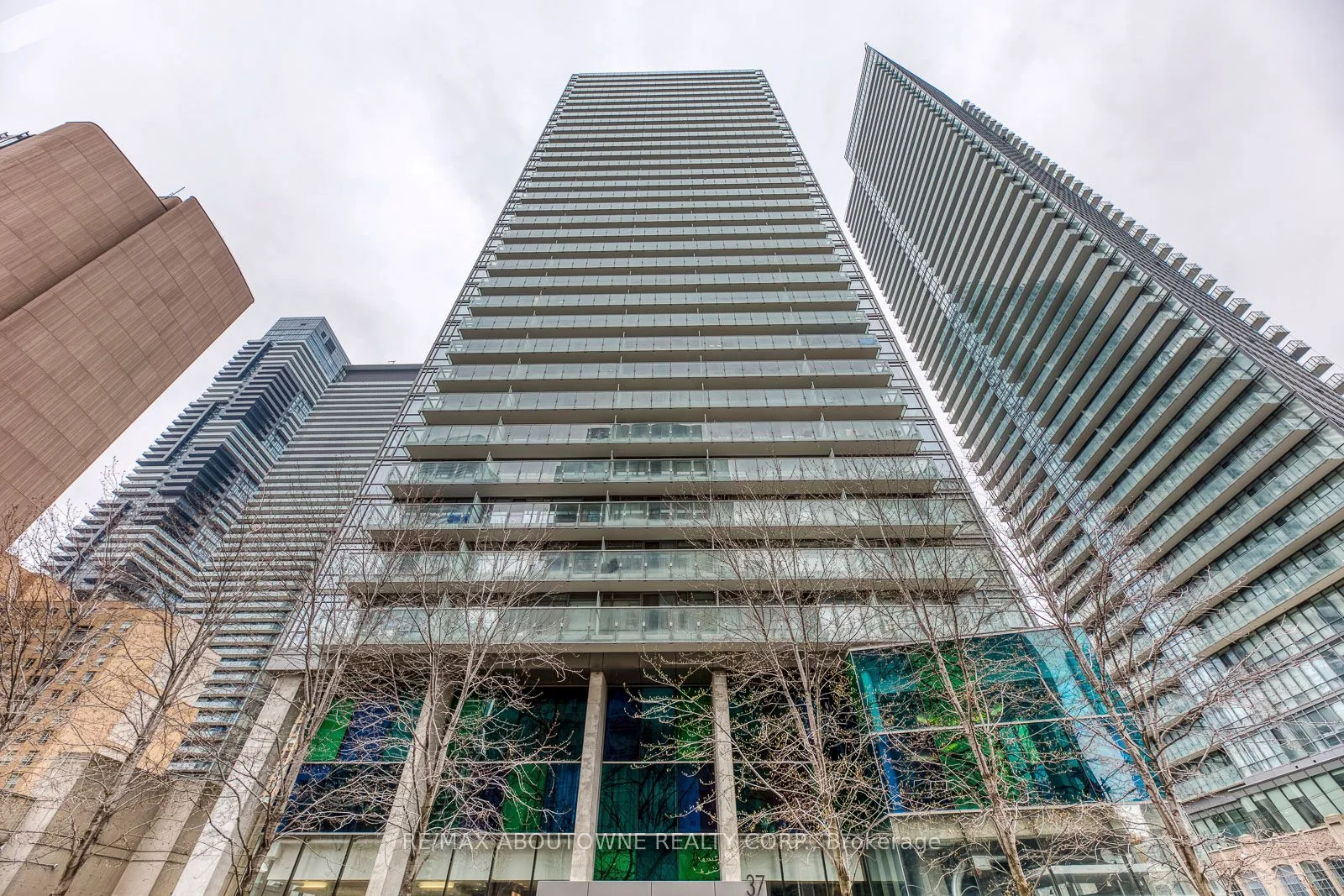 37 Grosvenor Street 1906, Toronto C01, ON M4Y 3G5
