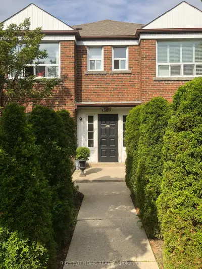 Fourplex in Toronto