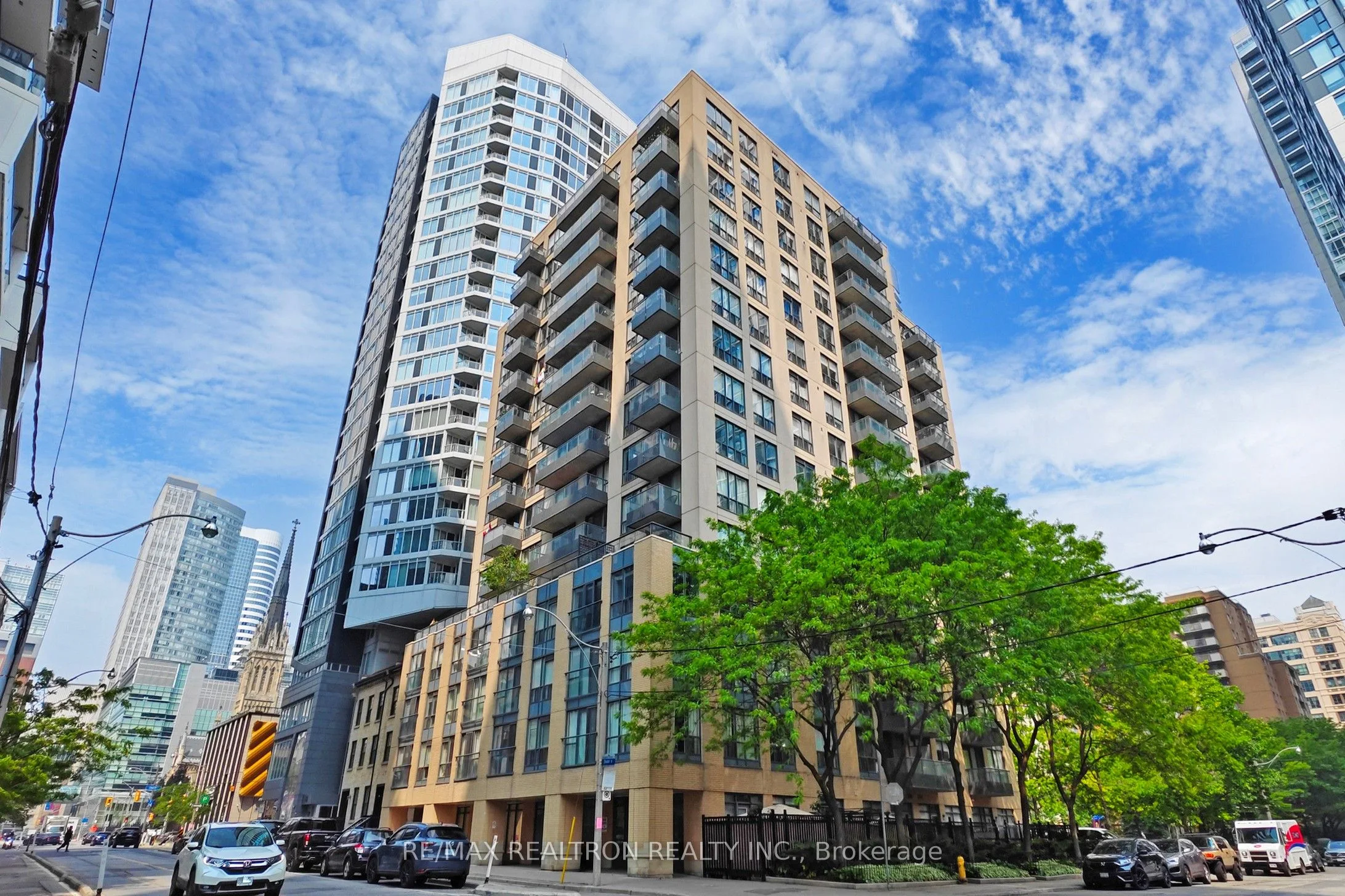 68 Shuter Street 701, Toronto C08, On M5b 1b4