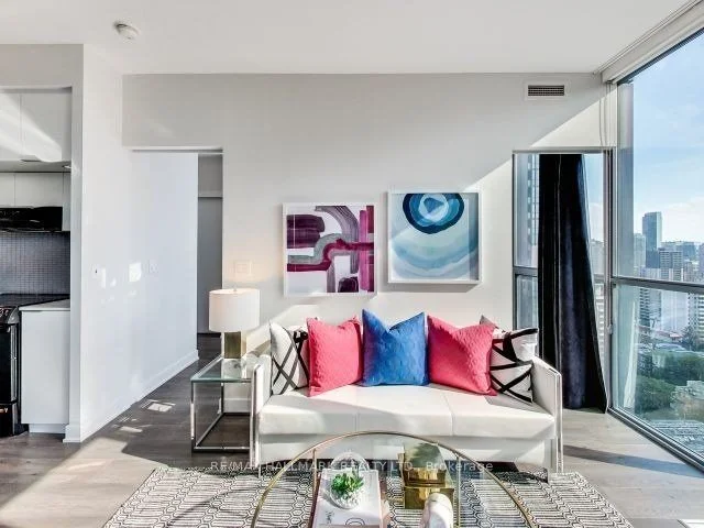 110 Charles Street E 2107, Toronto C08, ON M4Y 1T5