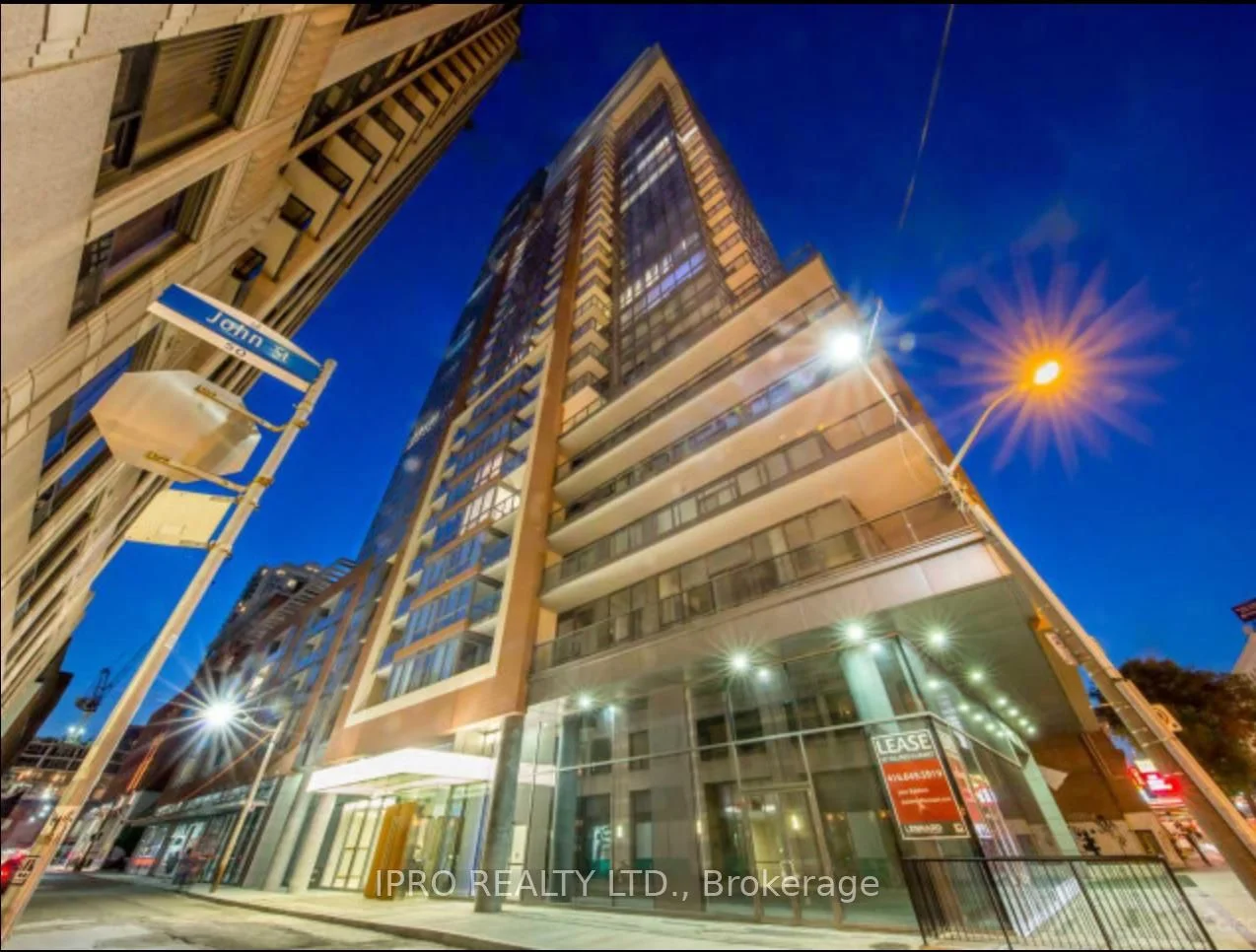 8 Mercer Street 526, Toronto C01, ON M5V 0C4