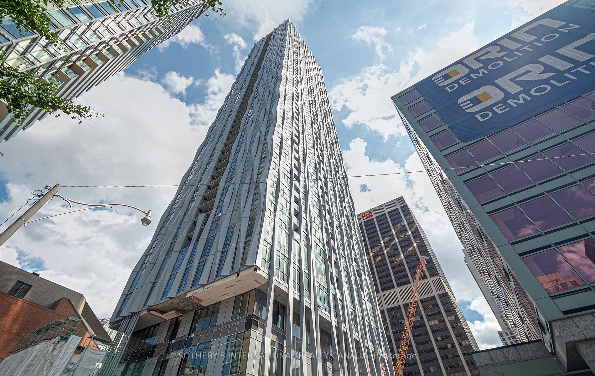 1 Yorkville Avenue 1809, Toronto C02, ON M4W 0B1