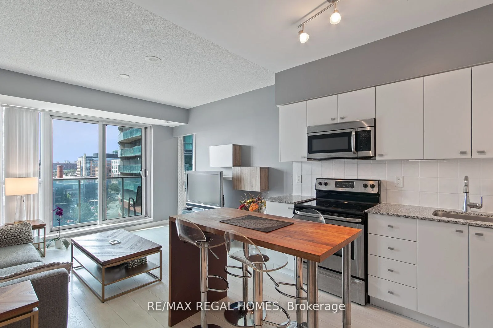 69 Lynn Williams Street 806, Toronto C01, On M6k 3r7