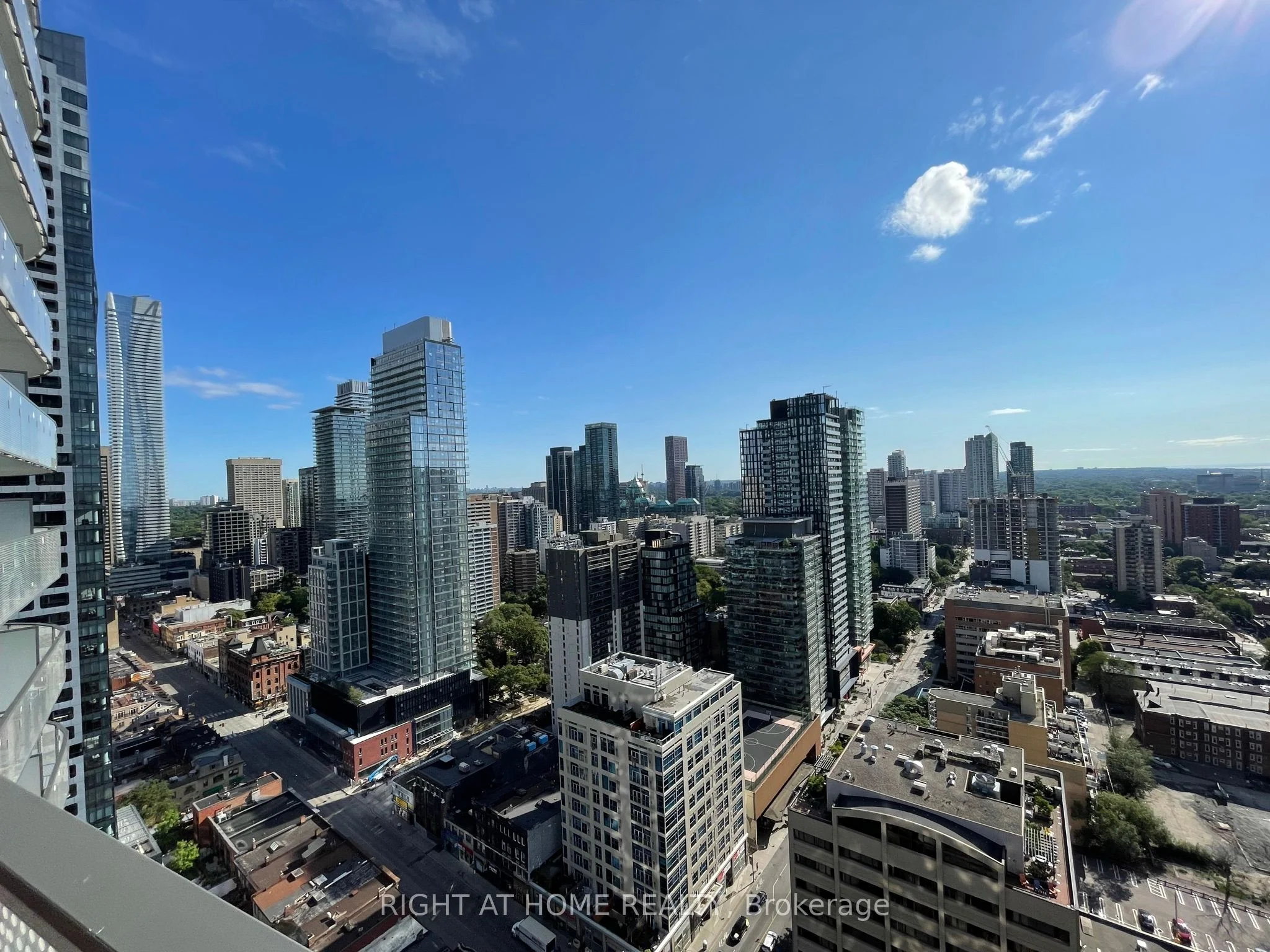 11 Wellesley Street W 2701, Toronto C08, ON M4Y 0G4