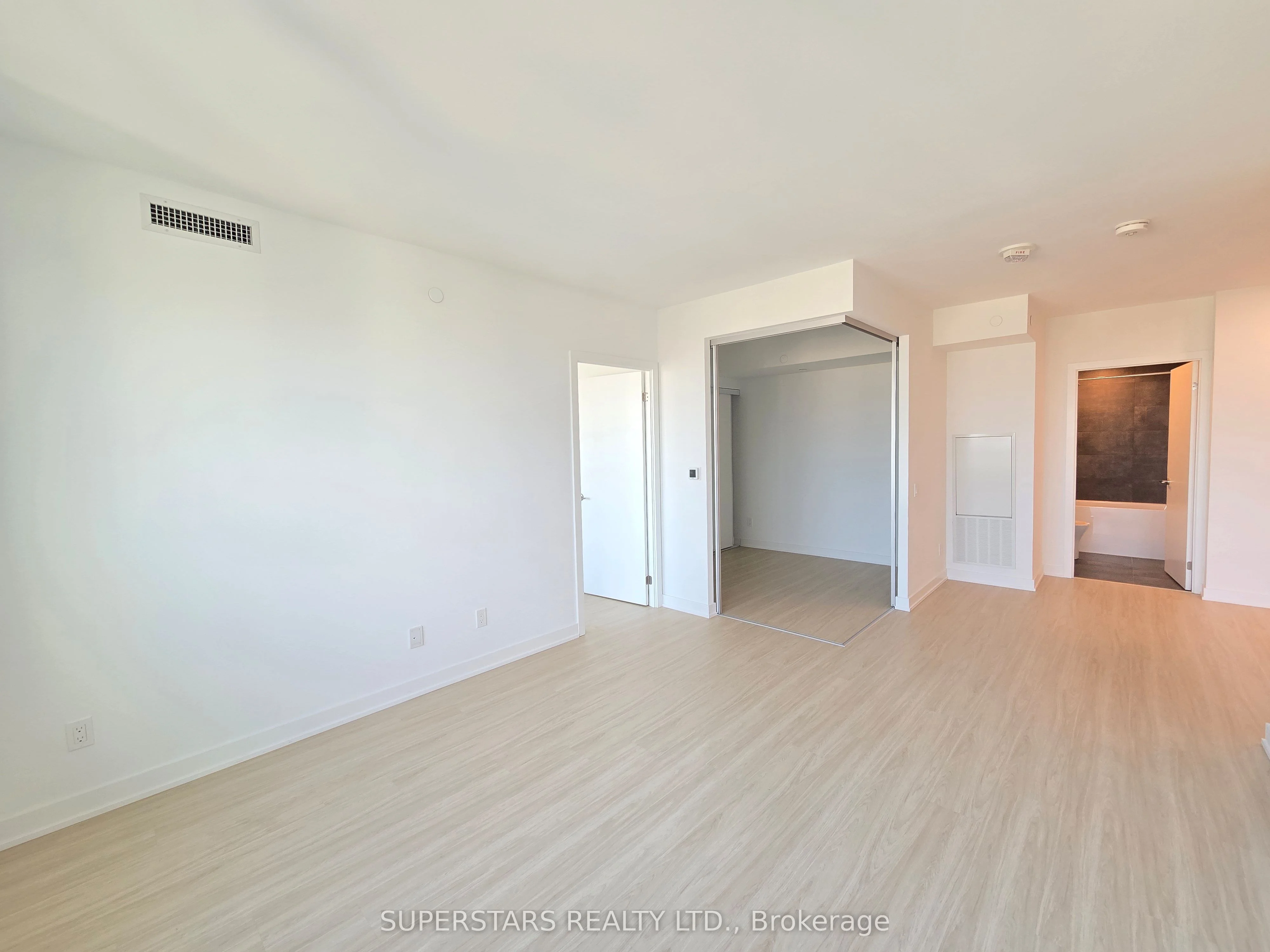 8 Wellesley Street W 5608, Toronto C01, ON M4Y 0J5