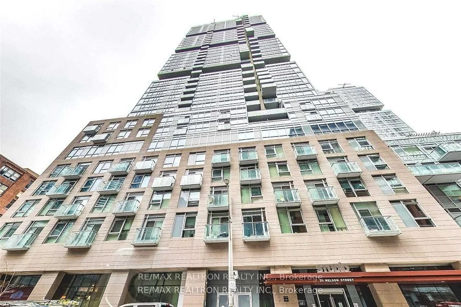 30 Nelson Street 2208, Toronto C01, ON M5V 0H5