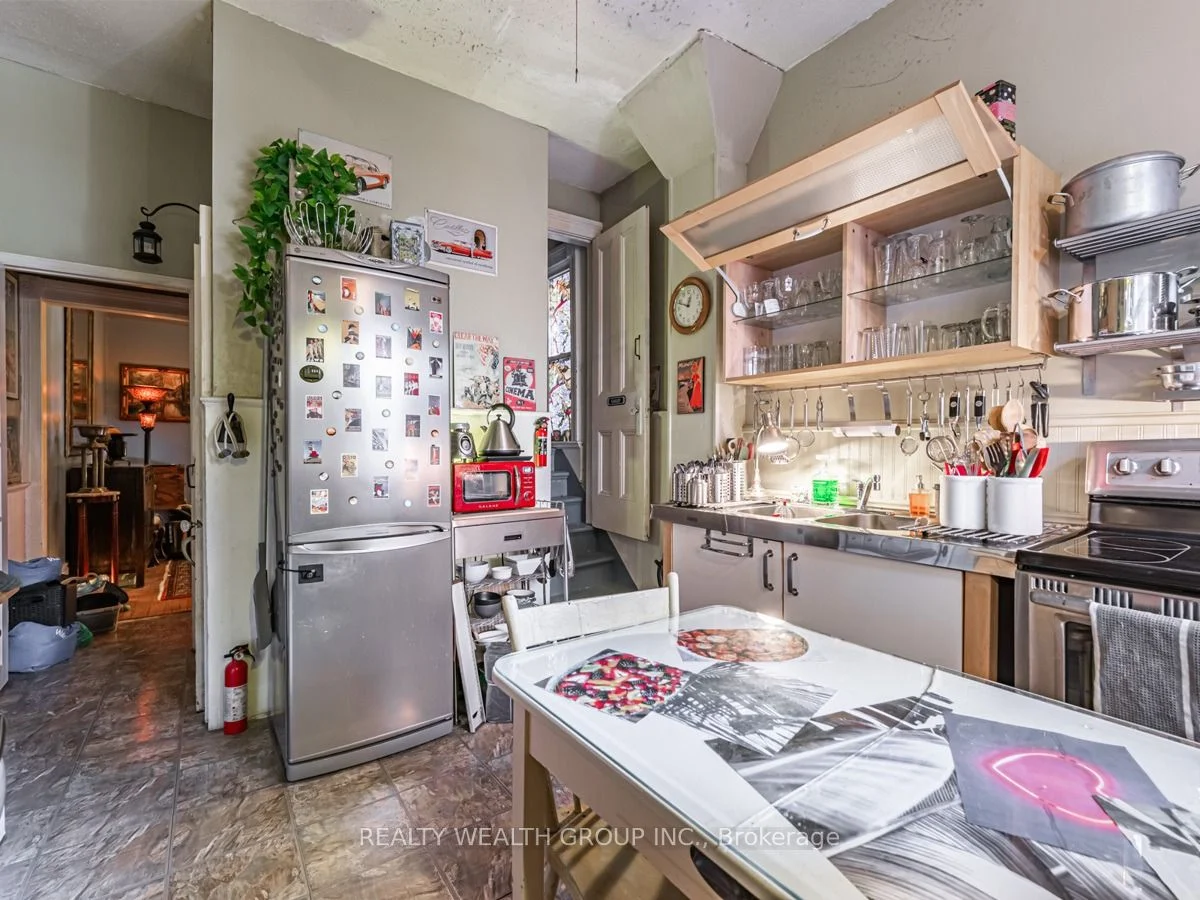 74 Homewood Avenue, Toronto C08, On M4y 2k3