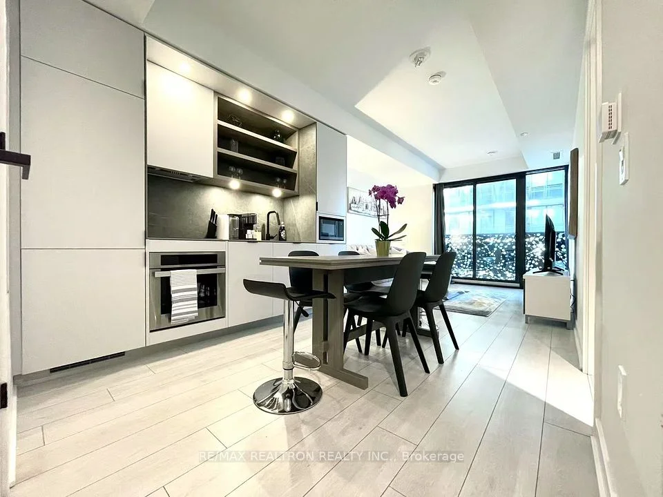 55 Charles Street E 2409, Toronto C08, ON M4Y 0J1