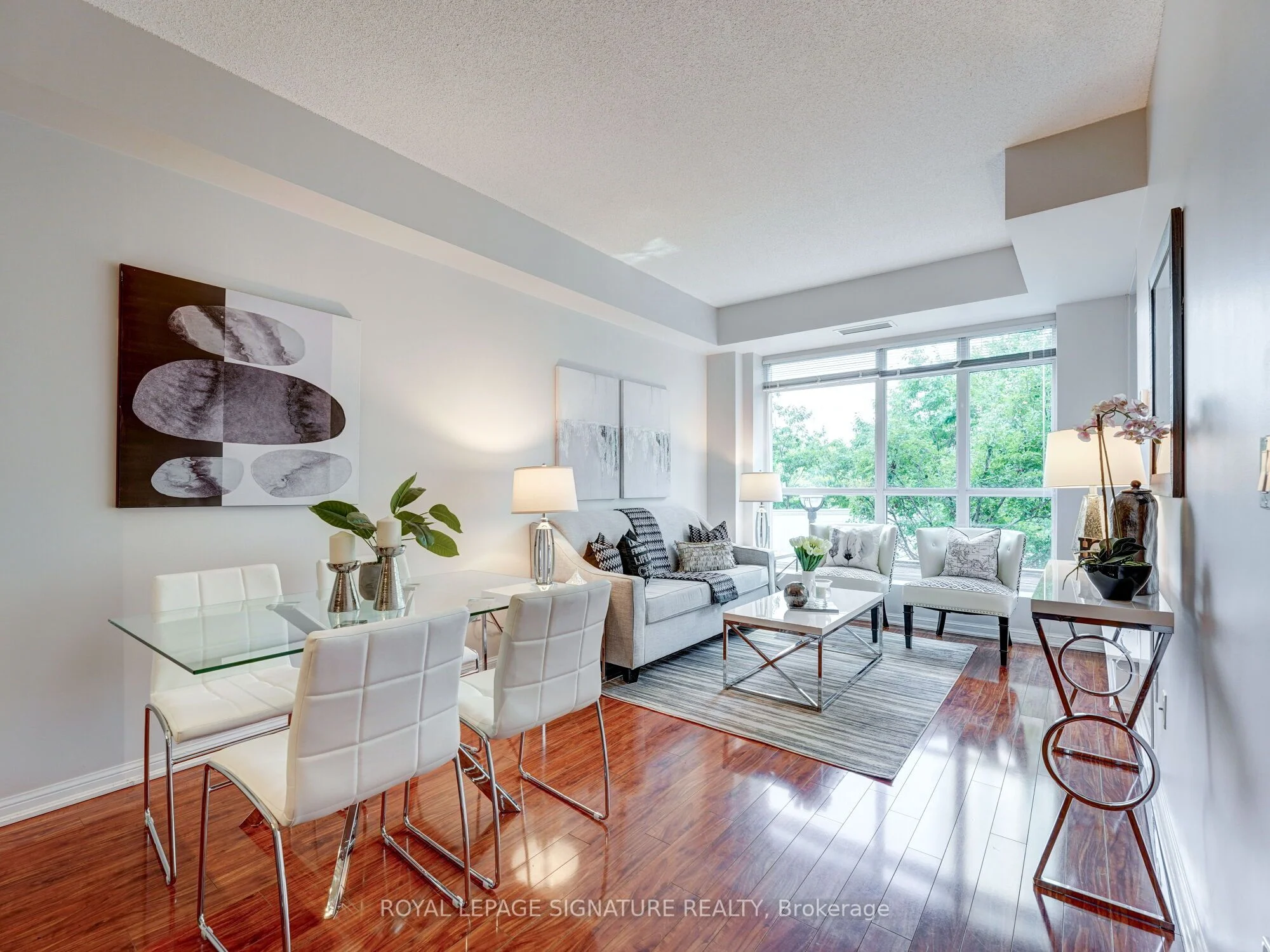 Condo Apartment in Toronto