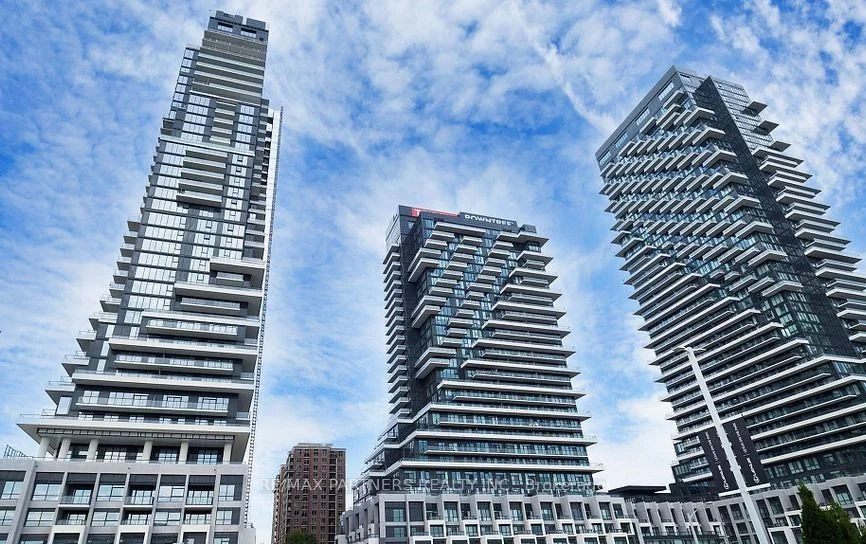 30 Inn On The Park Drive 421, Toronto C13, ON M3C 0P7