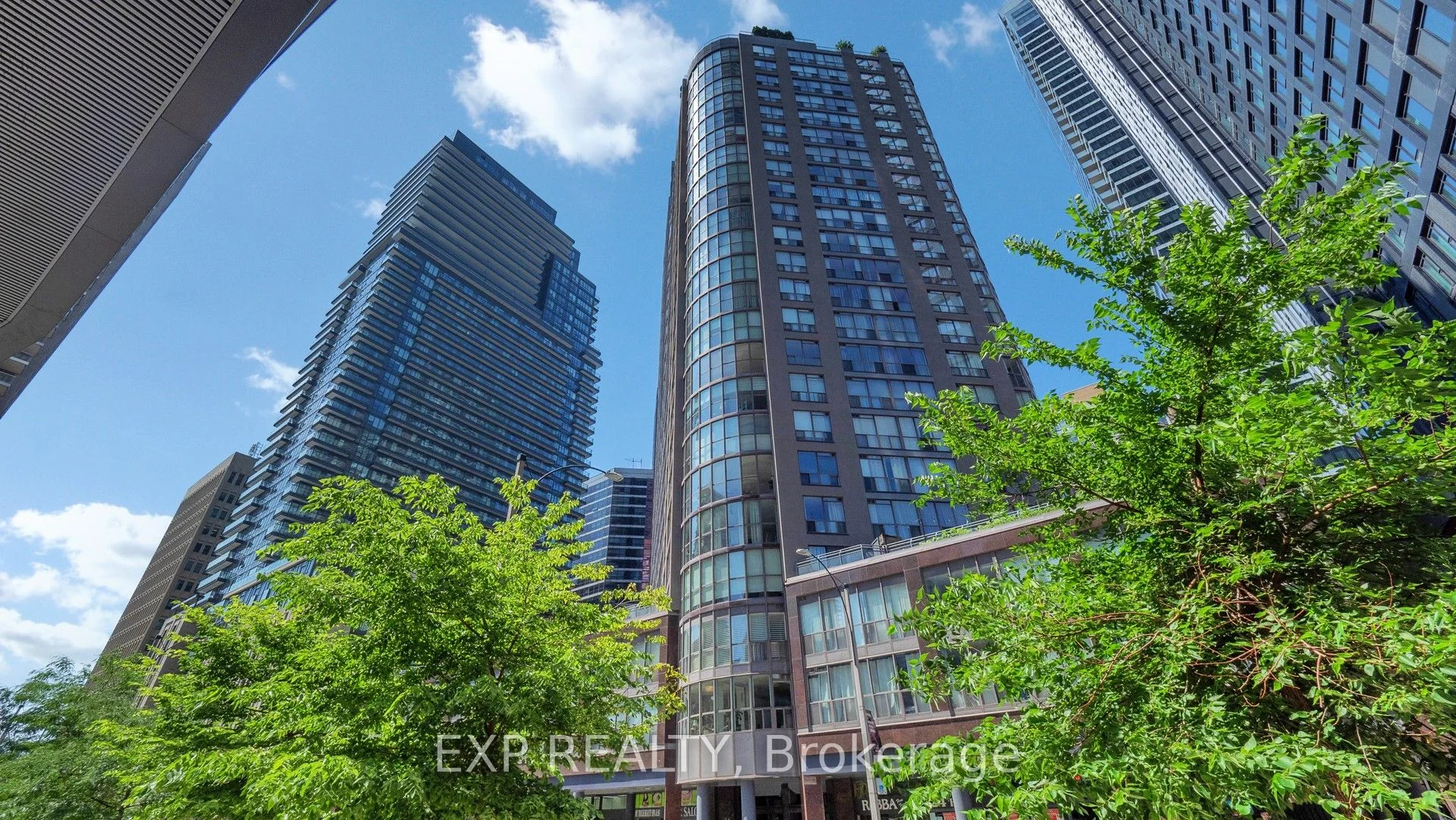 24 Wellesley Street W 1105, Toronto C01, ON M4Y 2X6