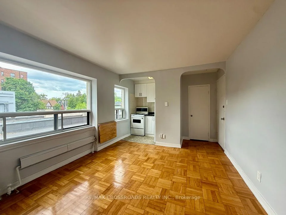 2770 Yonge Street 213, Toronto C04, ON M4N 2J3