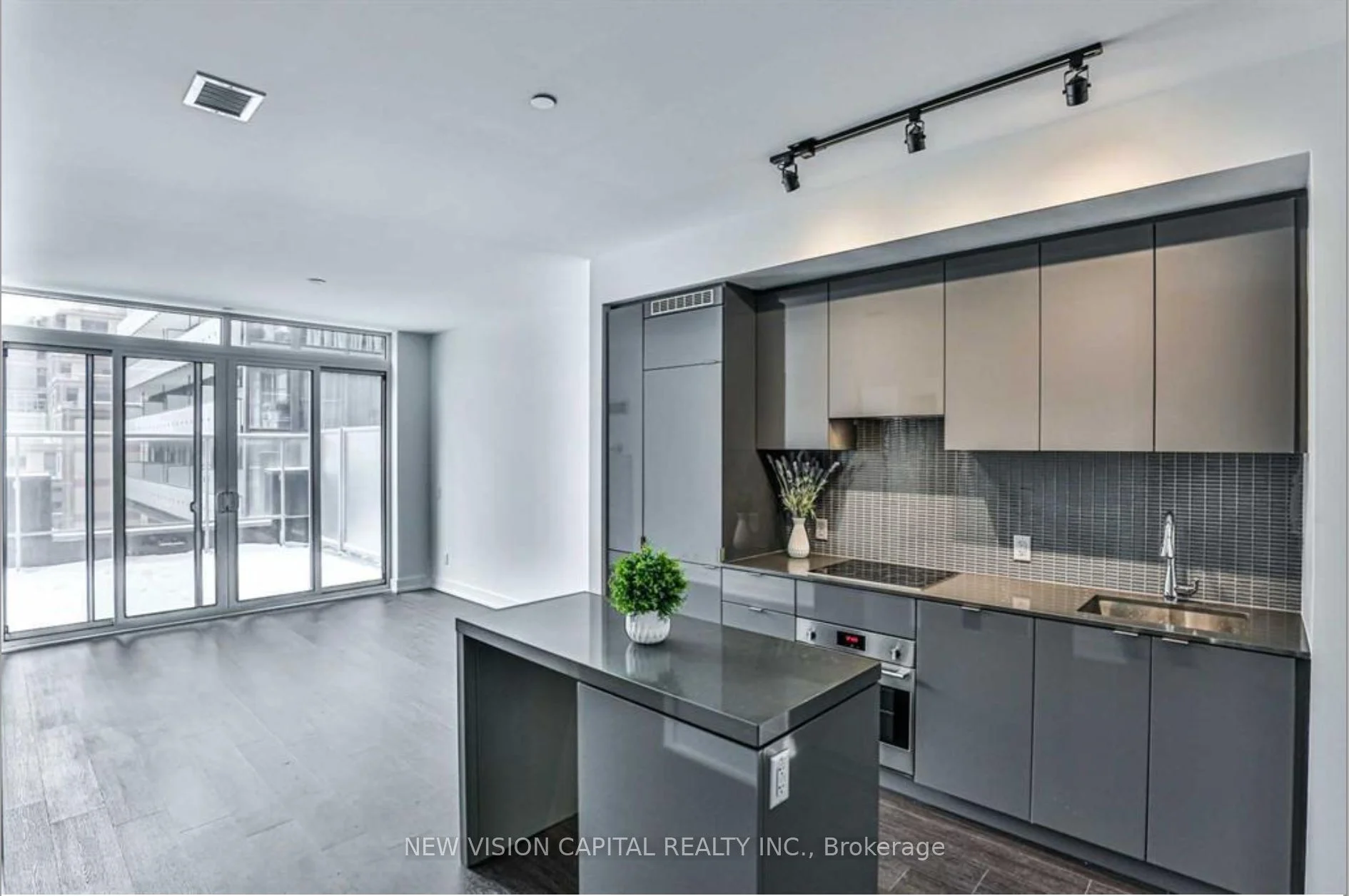 7 Grenville Street 715, Toronto C01, On M4y 0e9