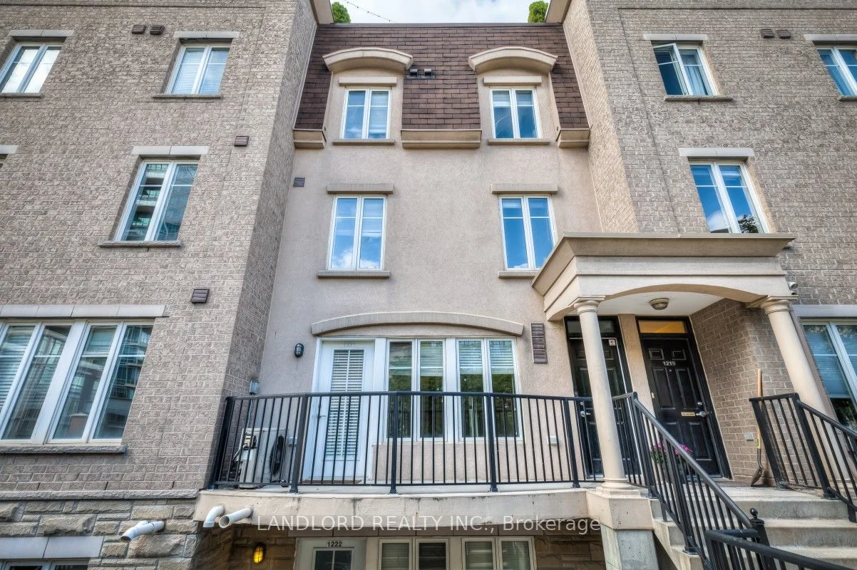 21 Pirandello Street 1221, Toronto C01, On M6k 3p4