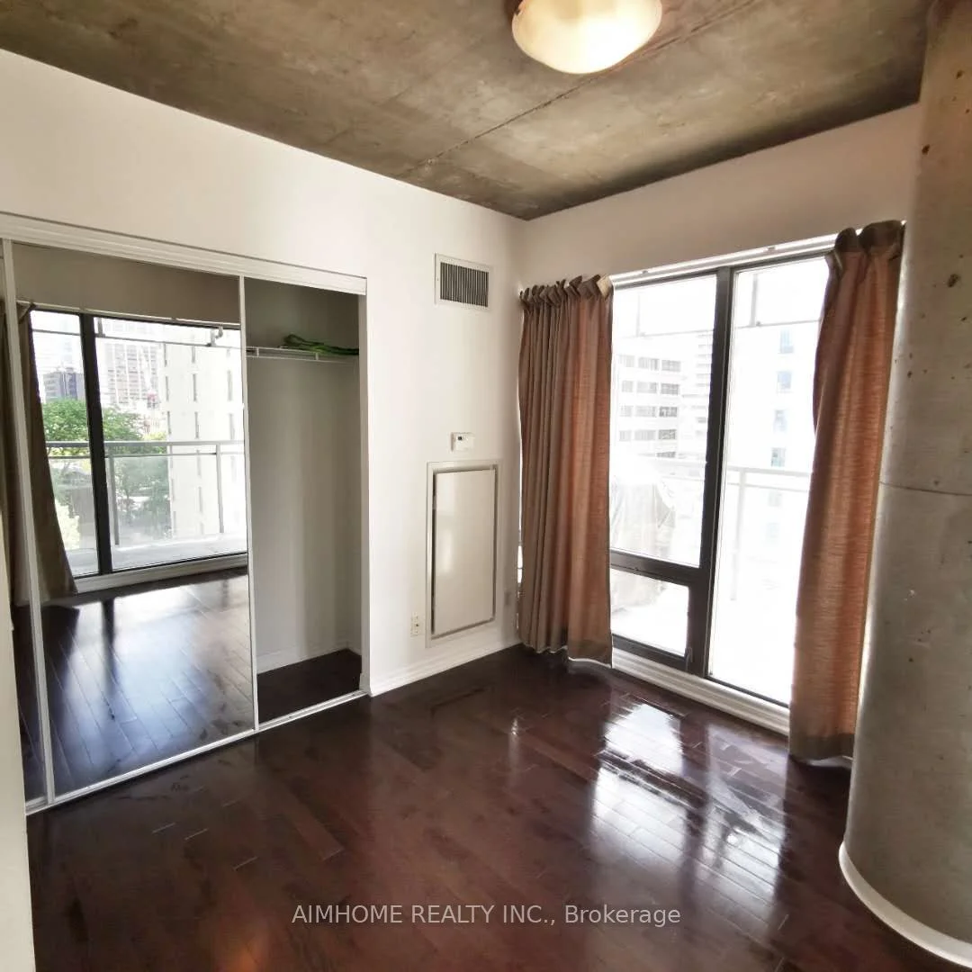 22 Wellesley Street E 906, Toronto C08, ON M4Y 1G3
