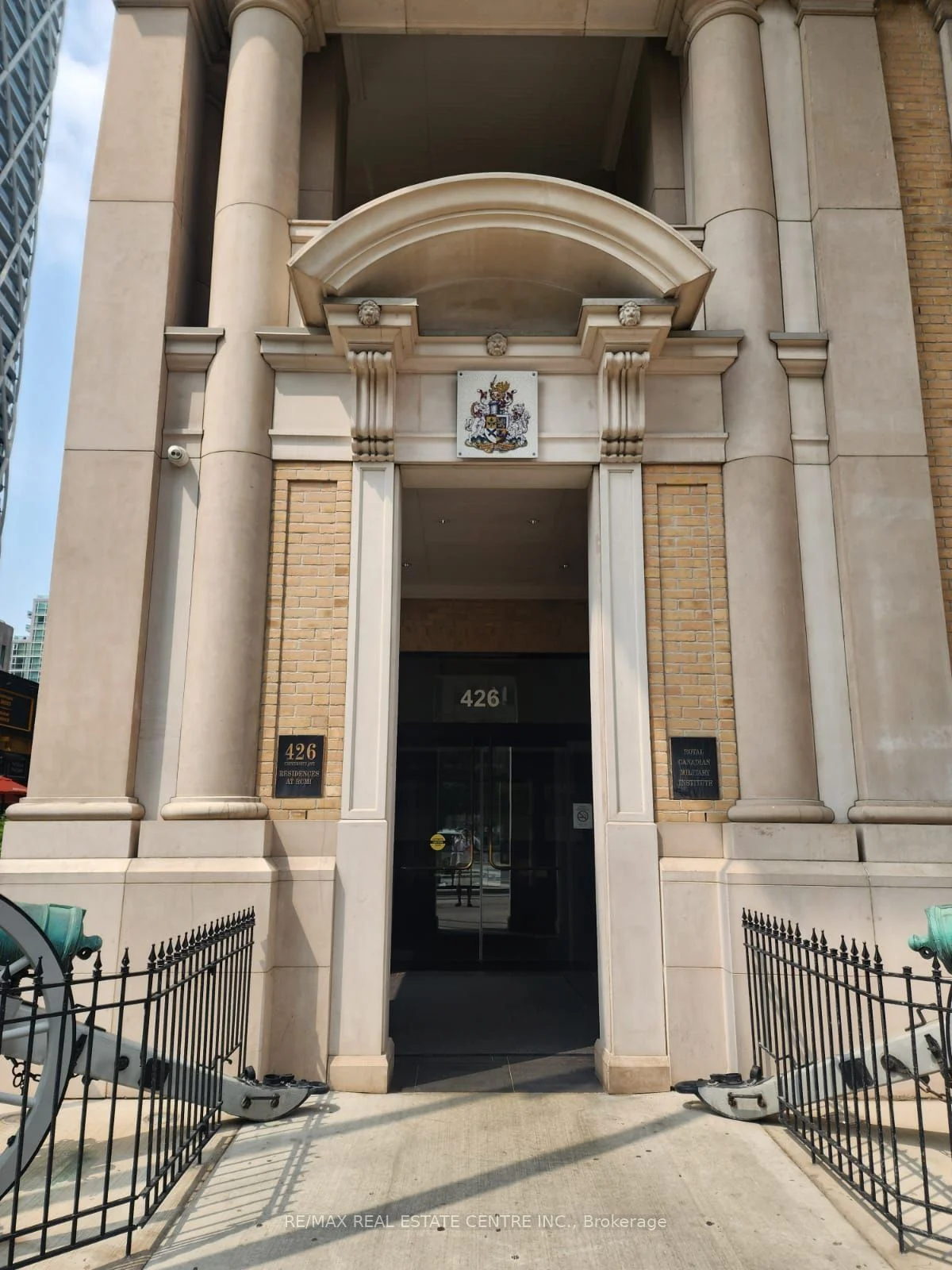 426 University Avenue 2308, Toronto C01, ON M5G 1S9