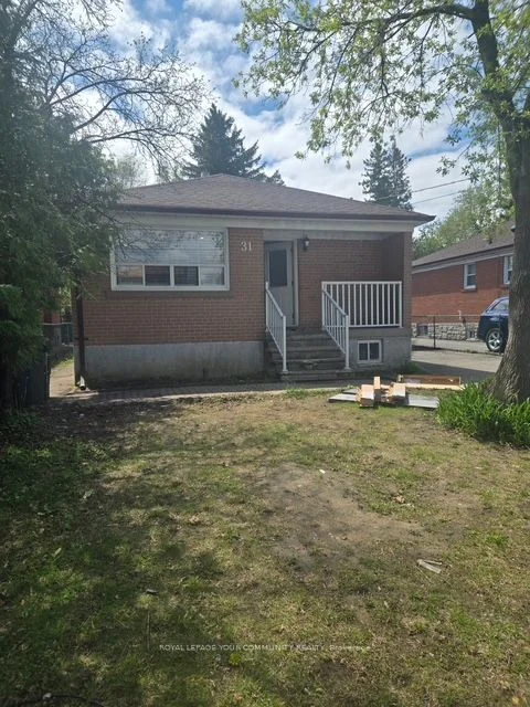31 Madawaska Avenue, Toronto C14, ON M2M 2R1