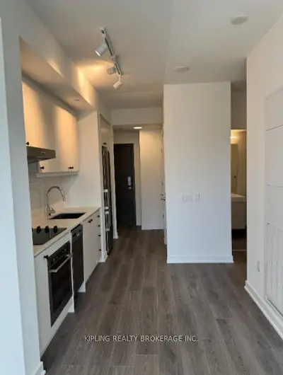 Co-op Apartment in Toronto