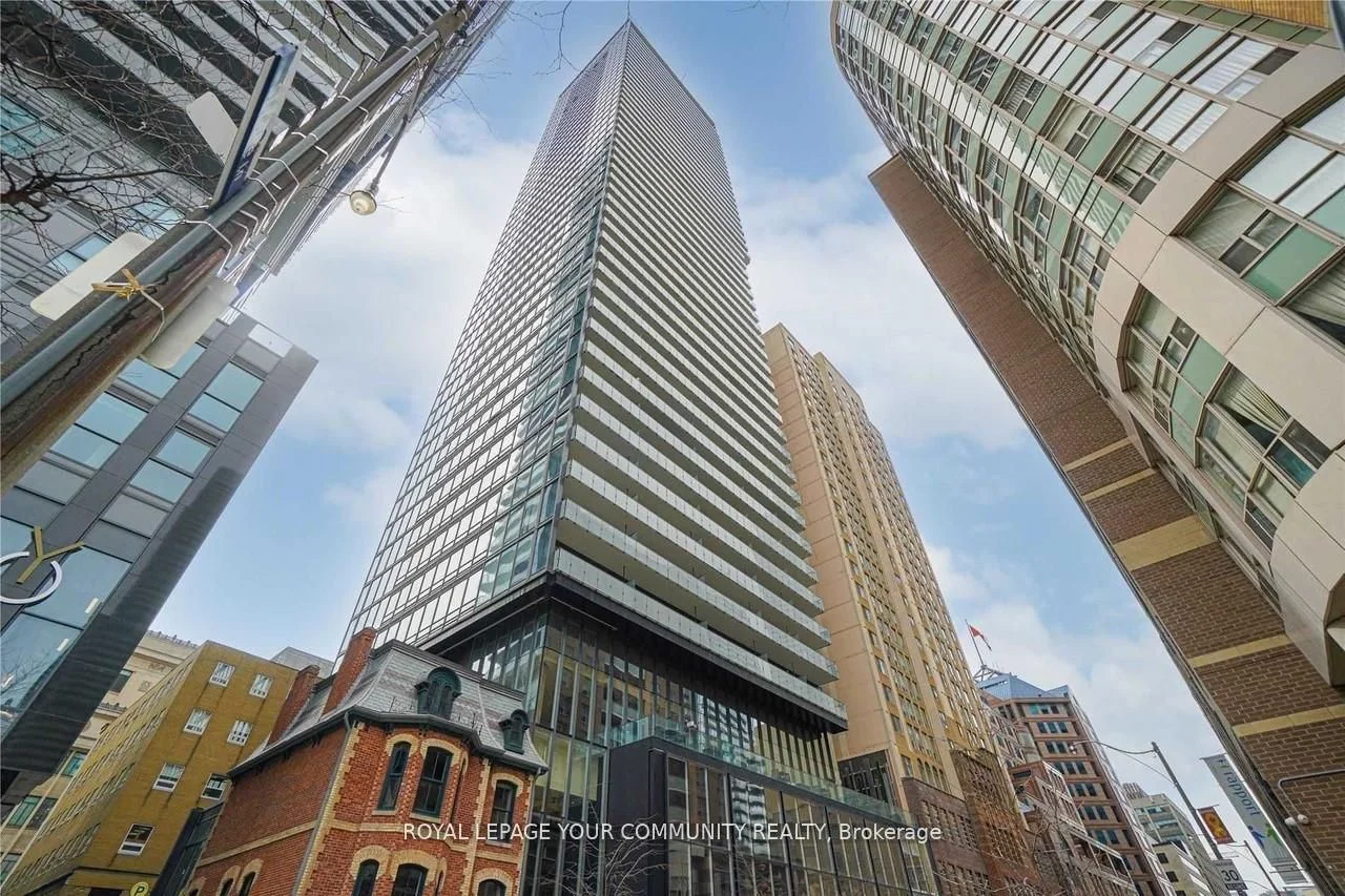 15 Grenville Street 2711, Toronto C01, On M4y 0b9