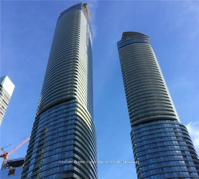 14 York Street 5702, Toronto C01, ON M5J 2Z2