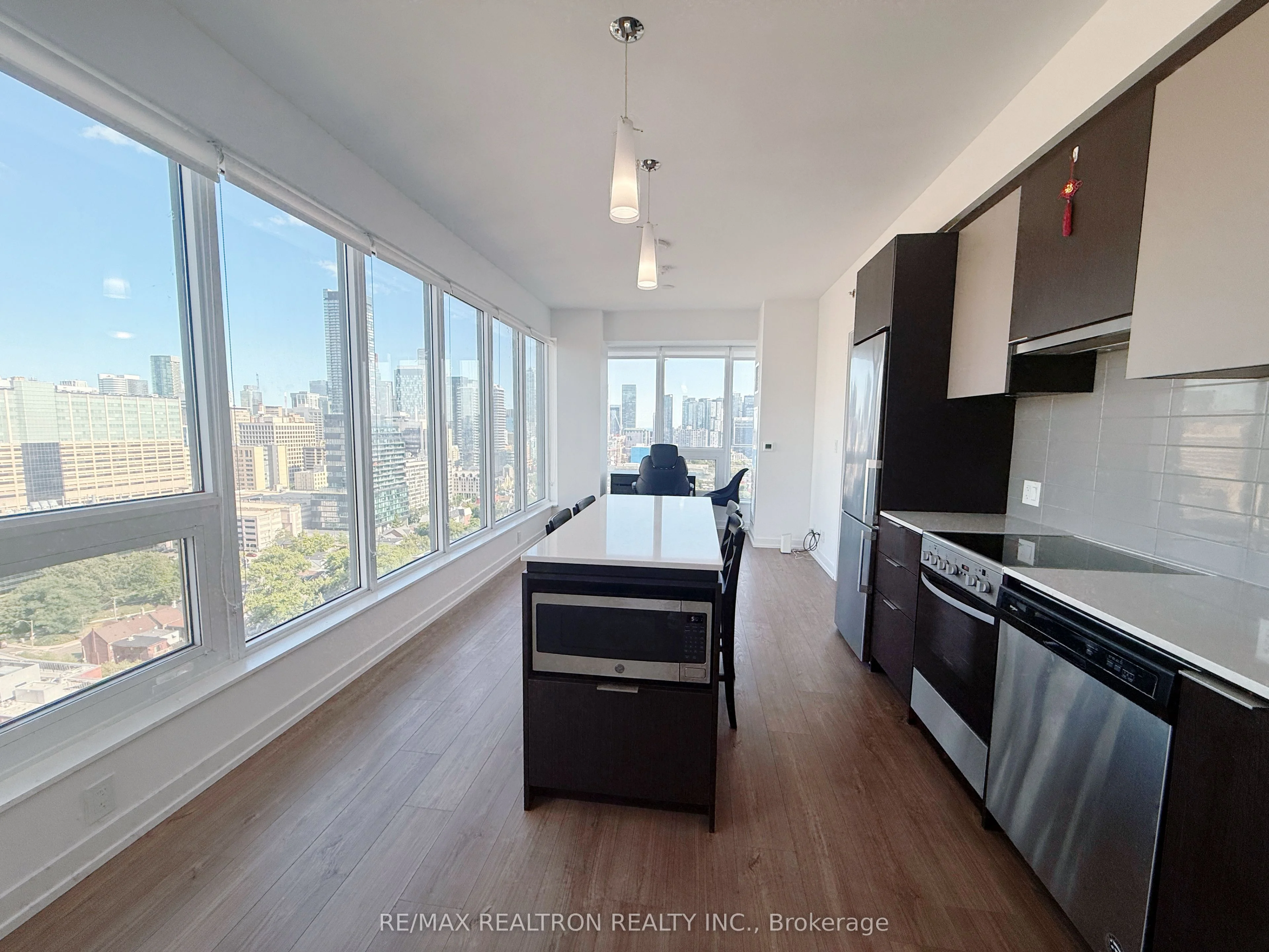 203 College Street 1908, Toronto C01, ON M5T 1P9