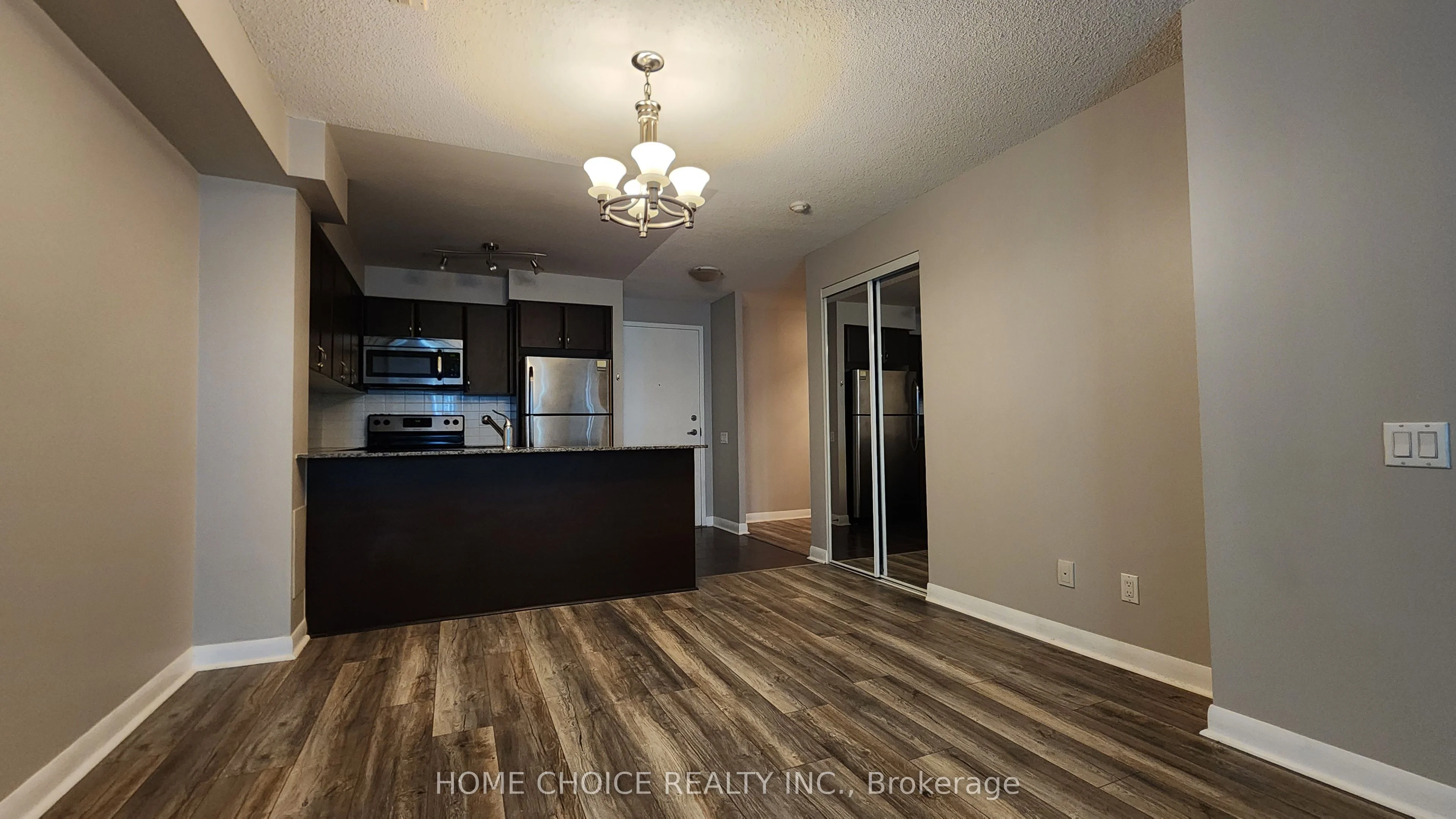 525 Wilson Avenue 225, Toronto C06, On M3h 0a7