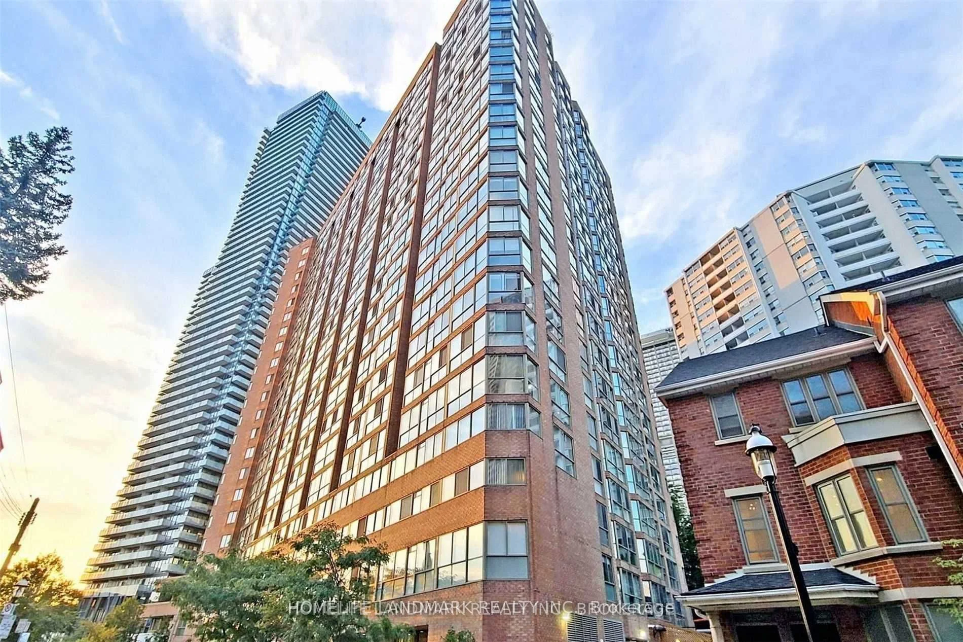 1055 Bay Street 1702, Toronto C01, On M5s 3a3