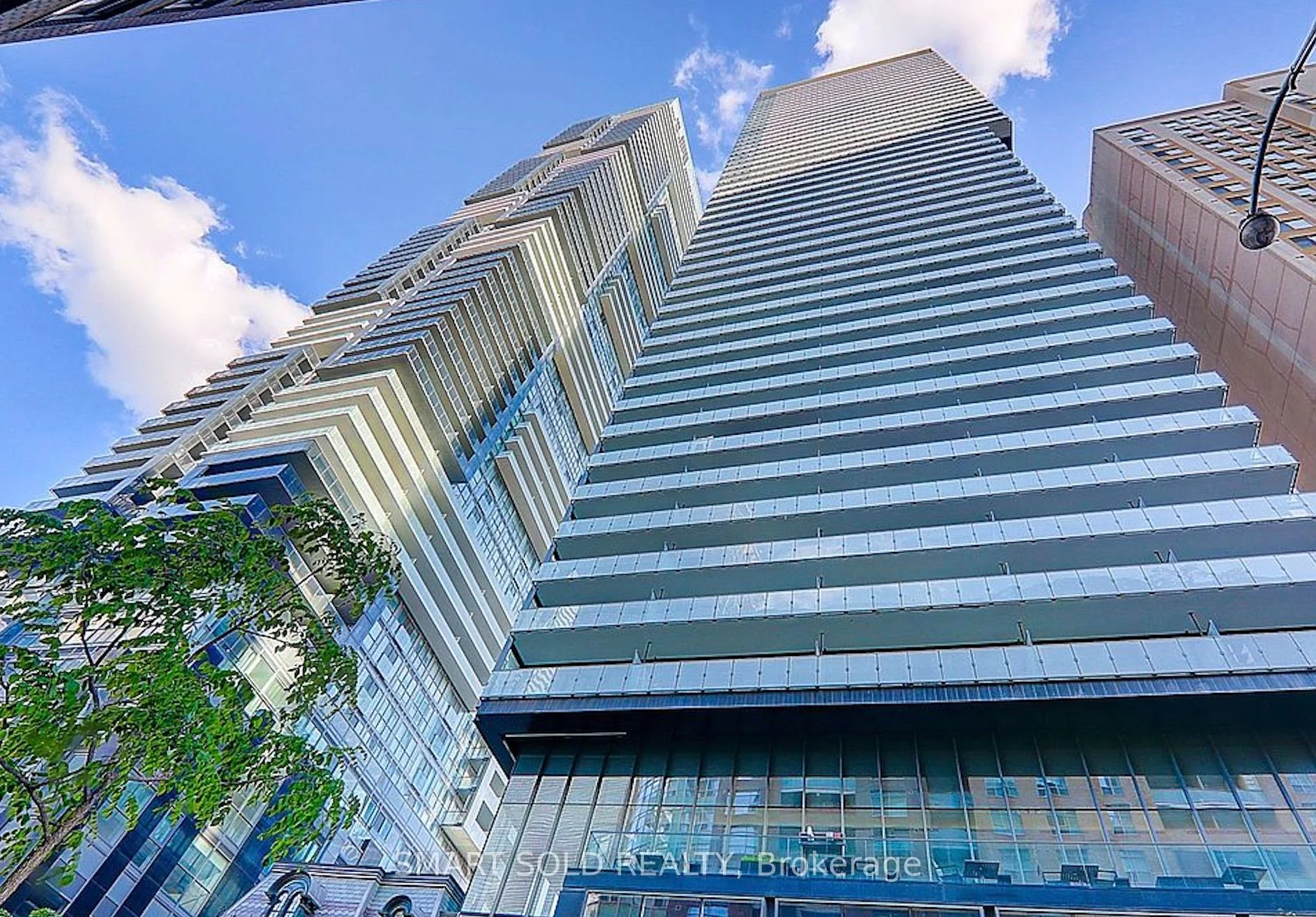 15 Grenville Street 3506, Toronto C01, ON M4Y 1A1