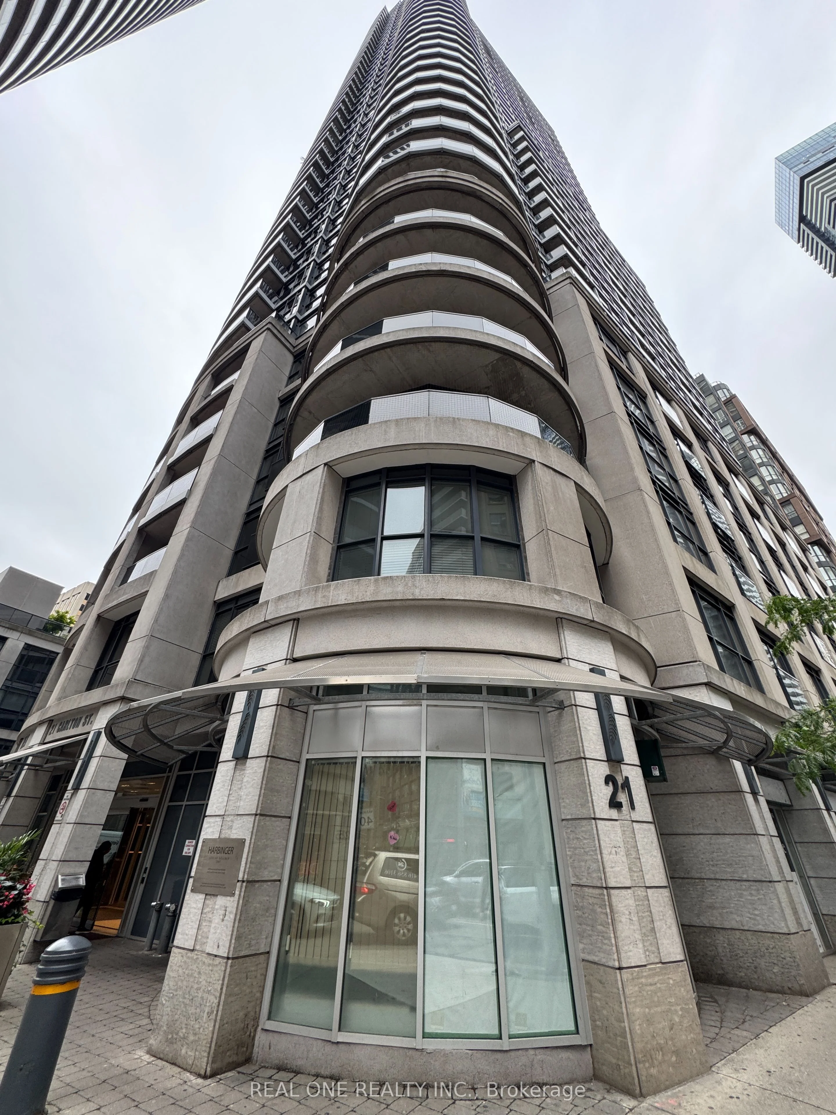 21 Carlton Street 1809, Toronto C08, ON M5B 1L2