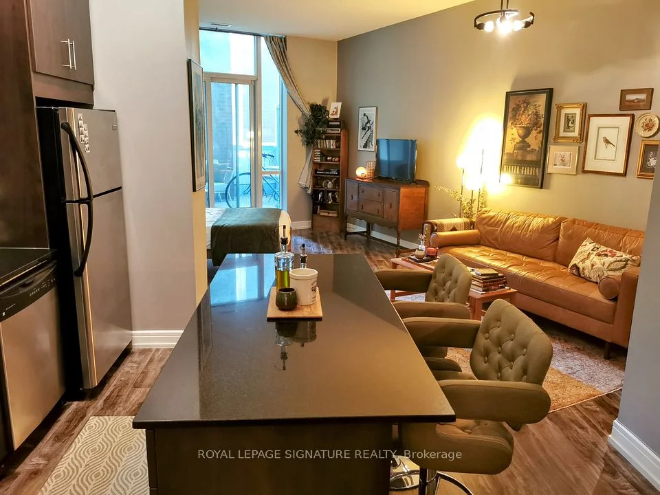112 George Street S202, Toronto C08, ON M5A 2M5