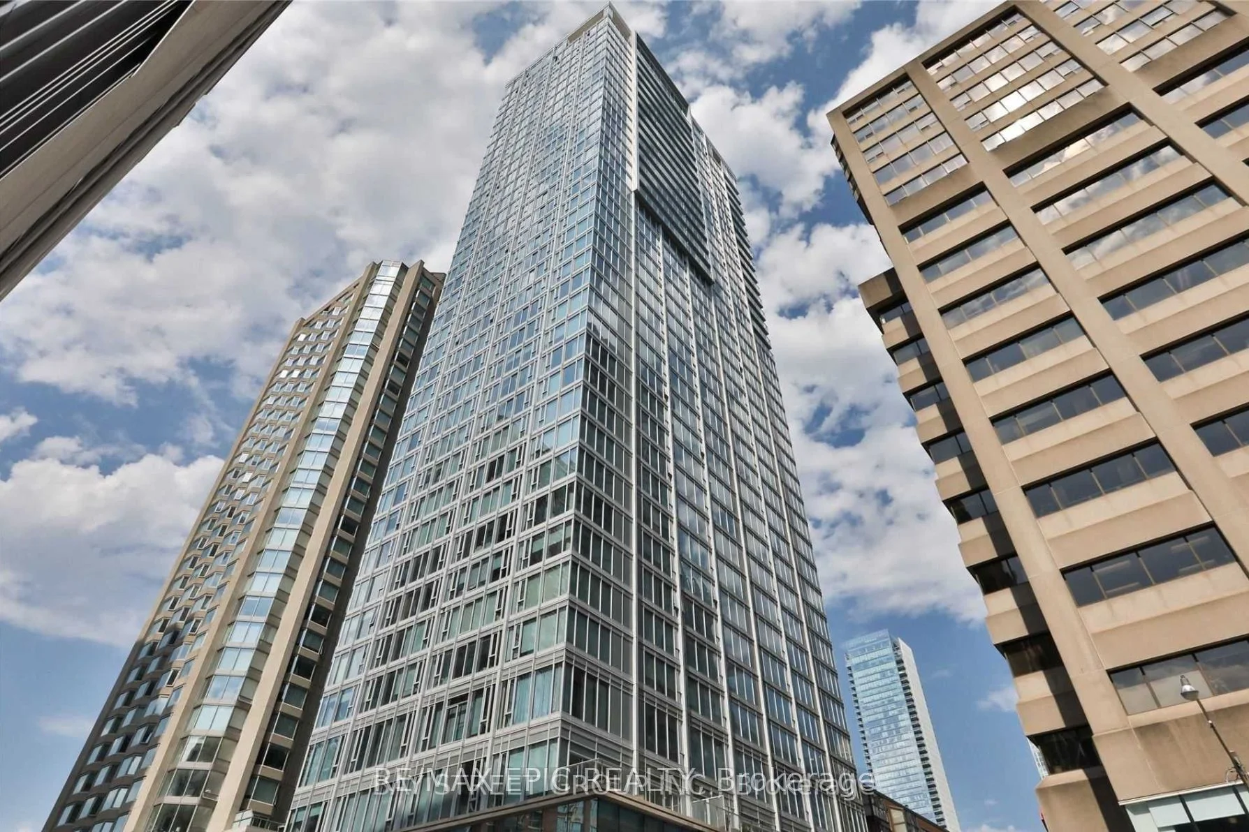 188 Cumberland Street 2110, Toronto C02, ON M5R 0B6