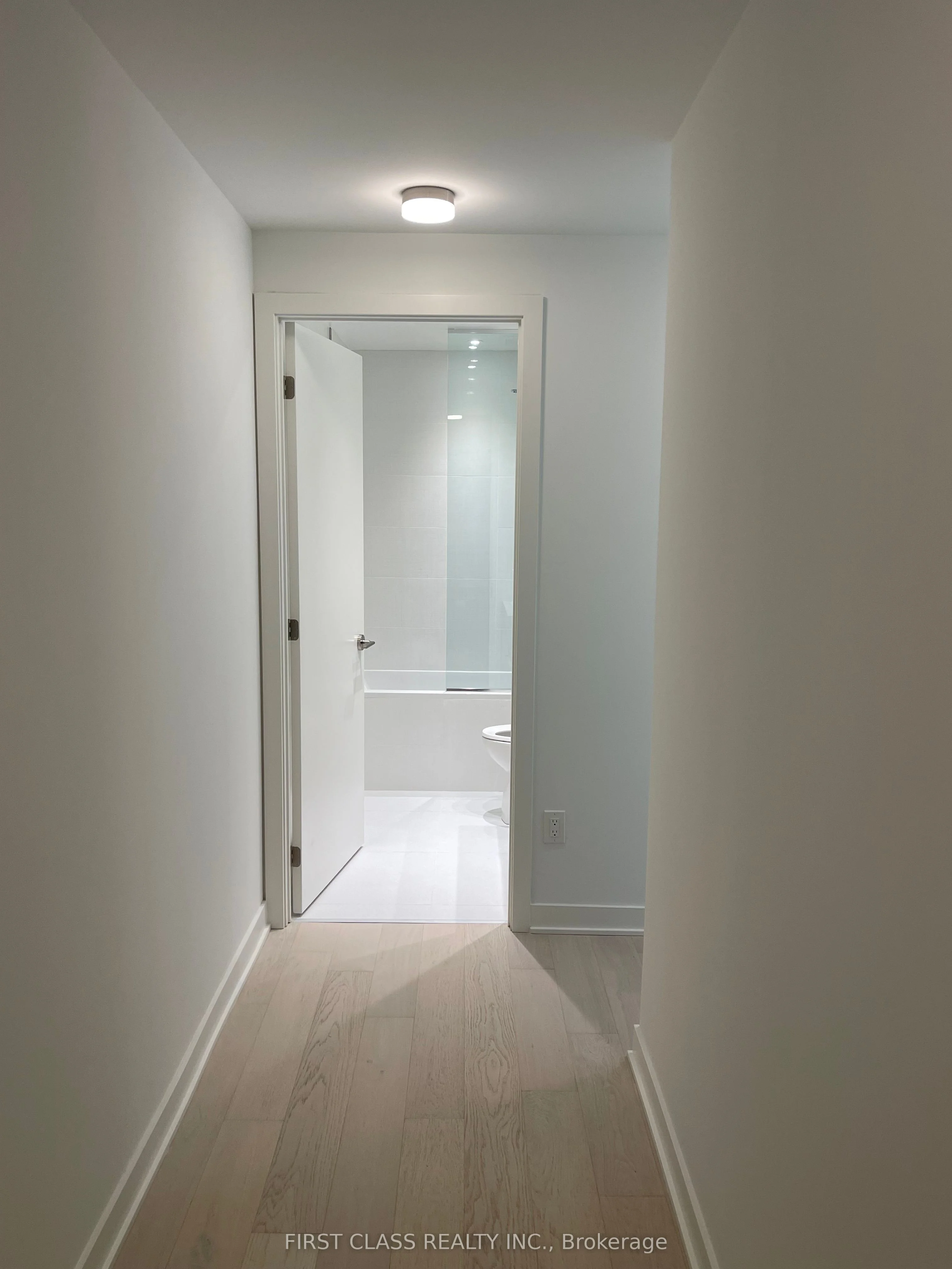 11 Yorkville Avenue 3710, Toronto C02, ON M4W 0B7