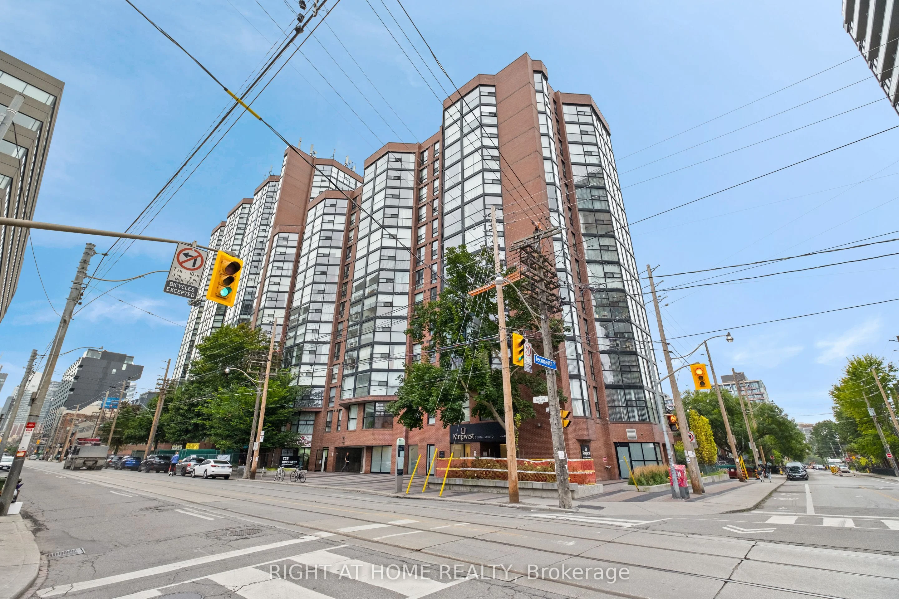 725 King Street W 508, Toronto C01, ON M5V 2W9