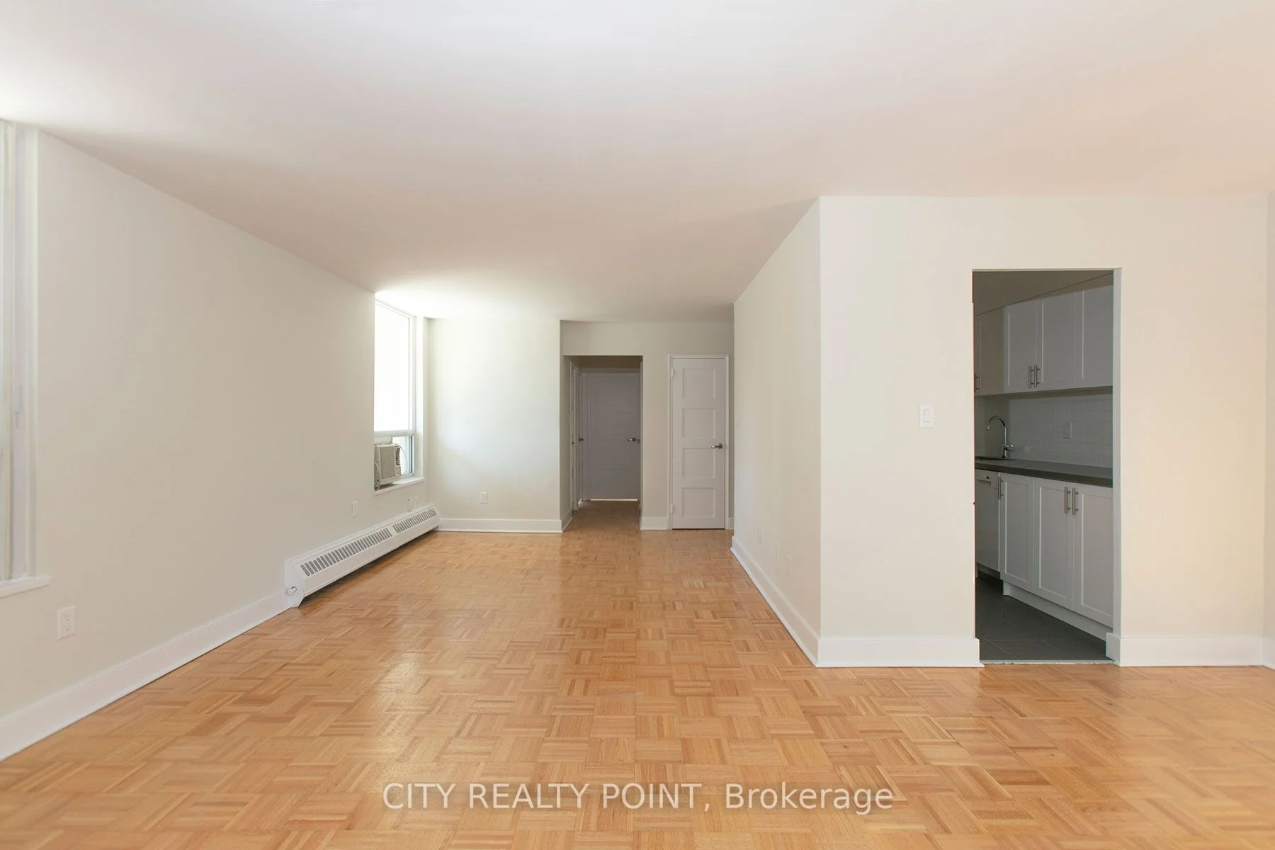 490 Eglinton Street E 804, Toronto C10, ON M4P 1M4