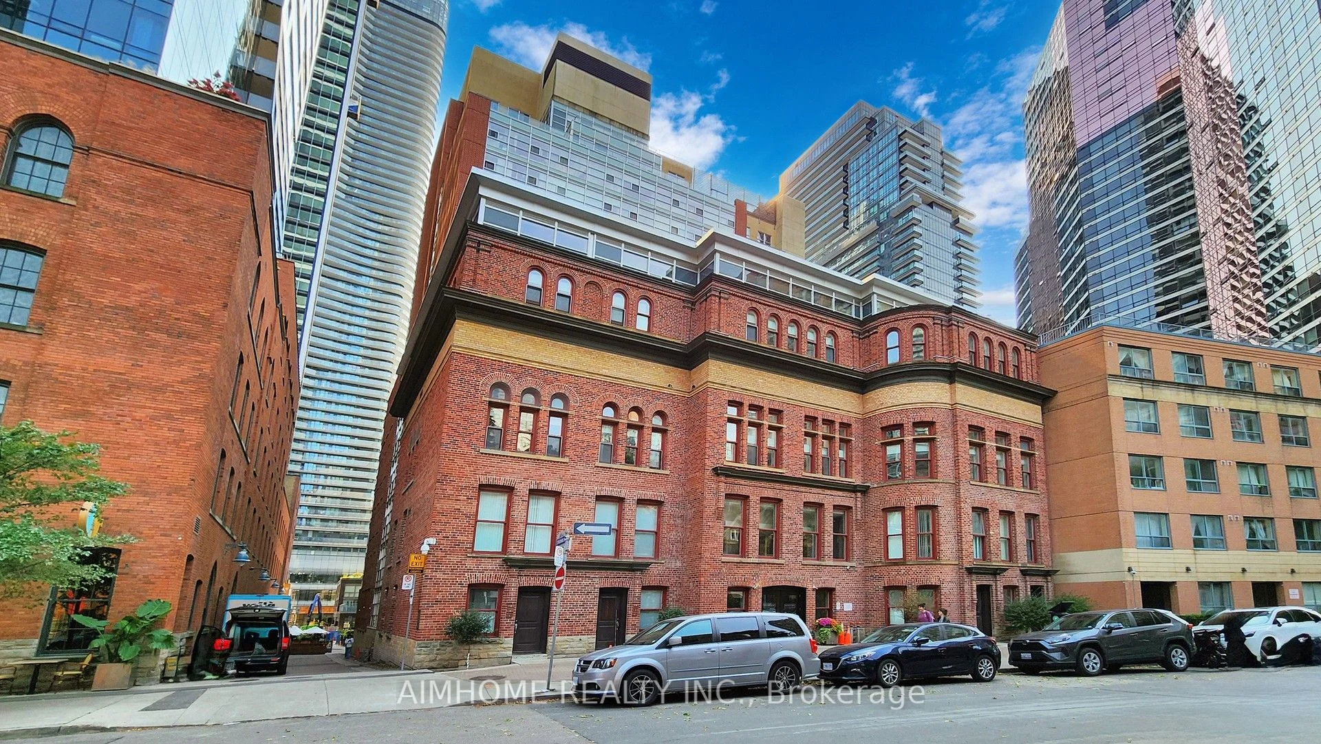 11 St Joseph Street 306, Toronto C01, ON M4Y 3G4