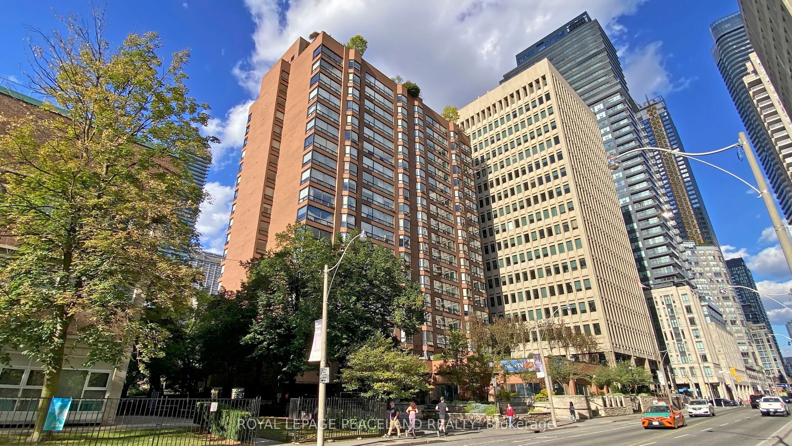 62 Wellesley Street W 1605, Toronto C01, ON M5S 2X3